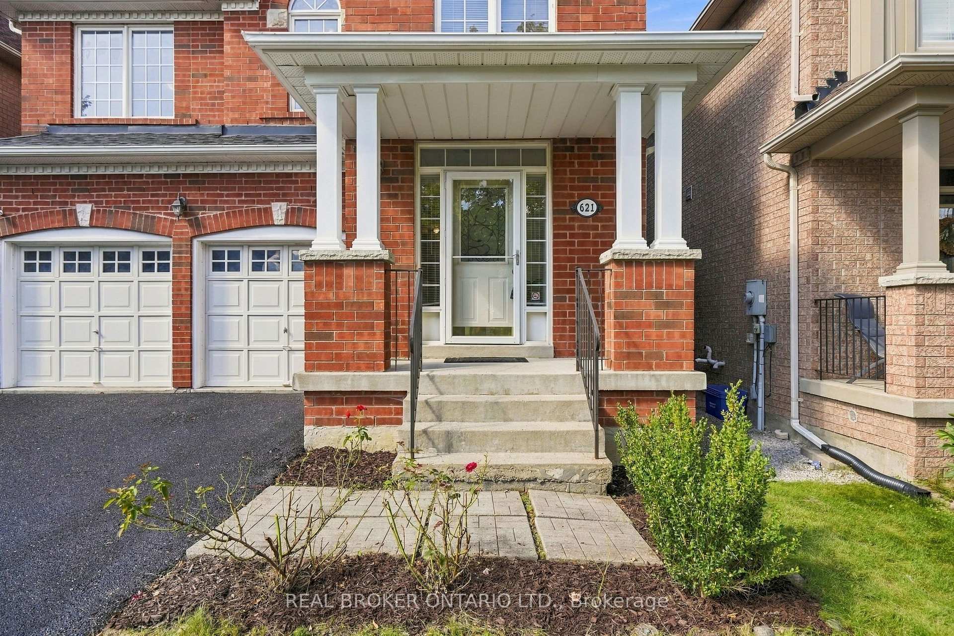 Photo 3 of 621 Society Crescent, Newmarket, Summerhill Estates — HOMEH