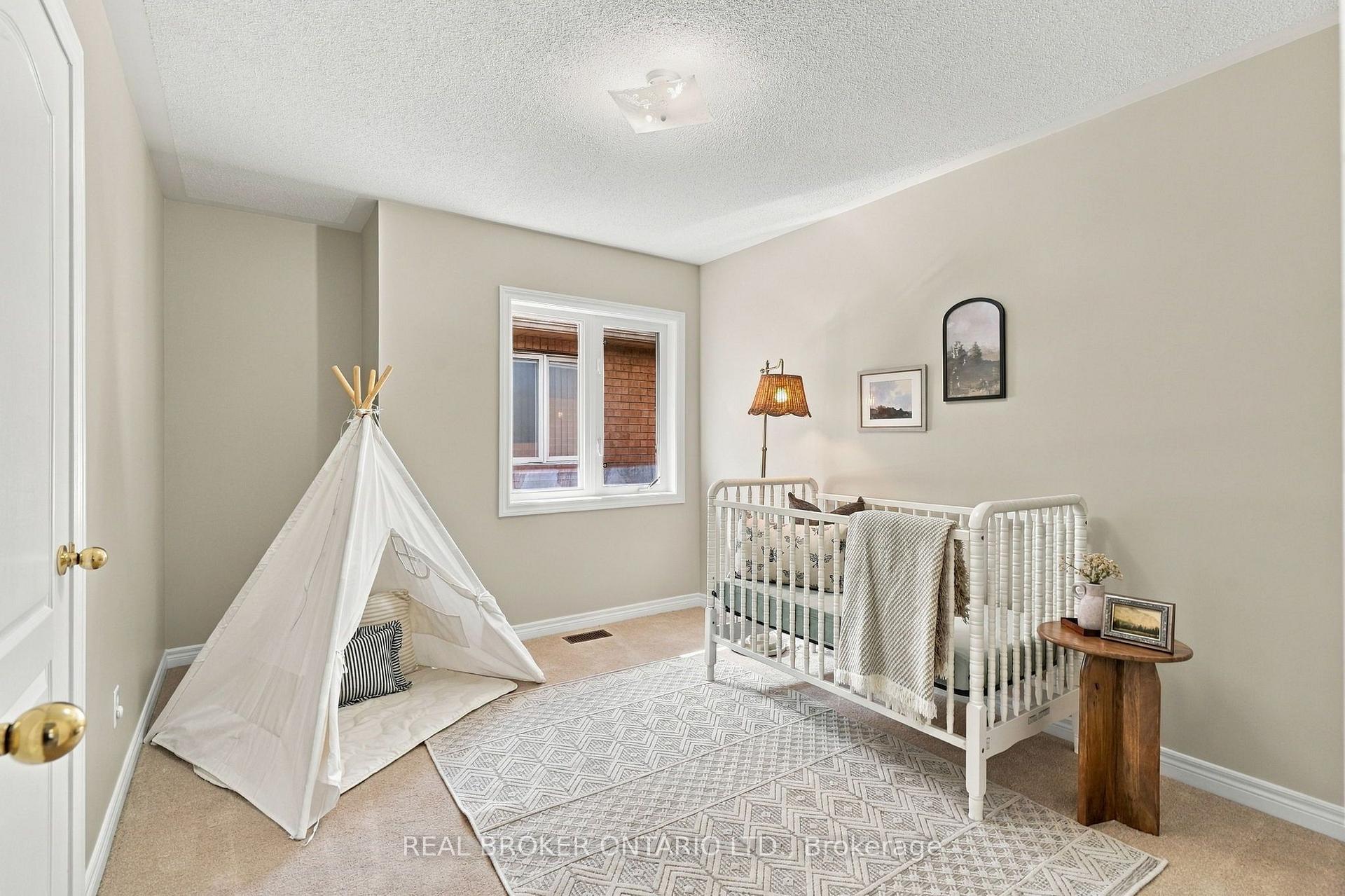 Photo 29 of 621 Society Crescent, Newmarket, Summerhill Estates — HOMEH