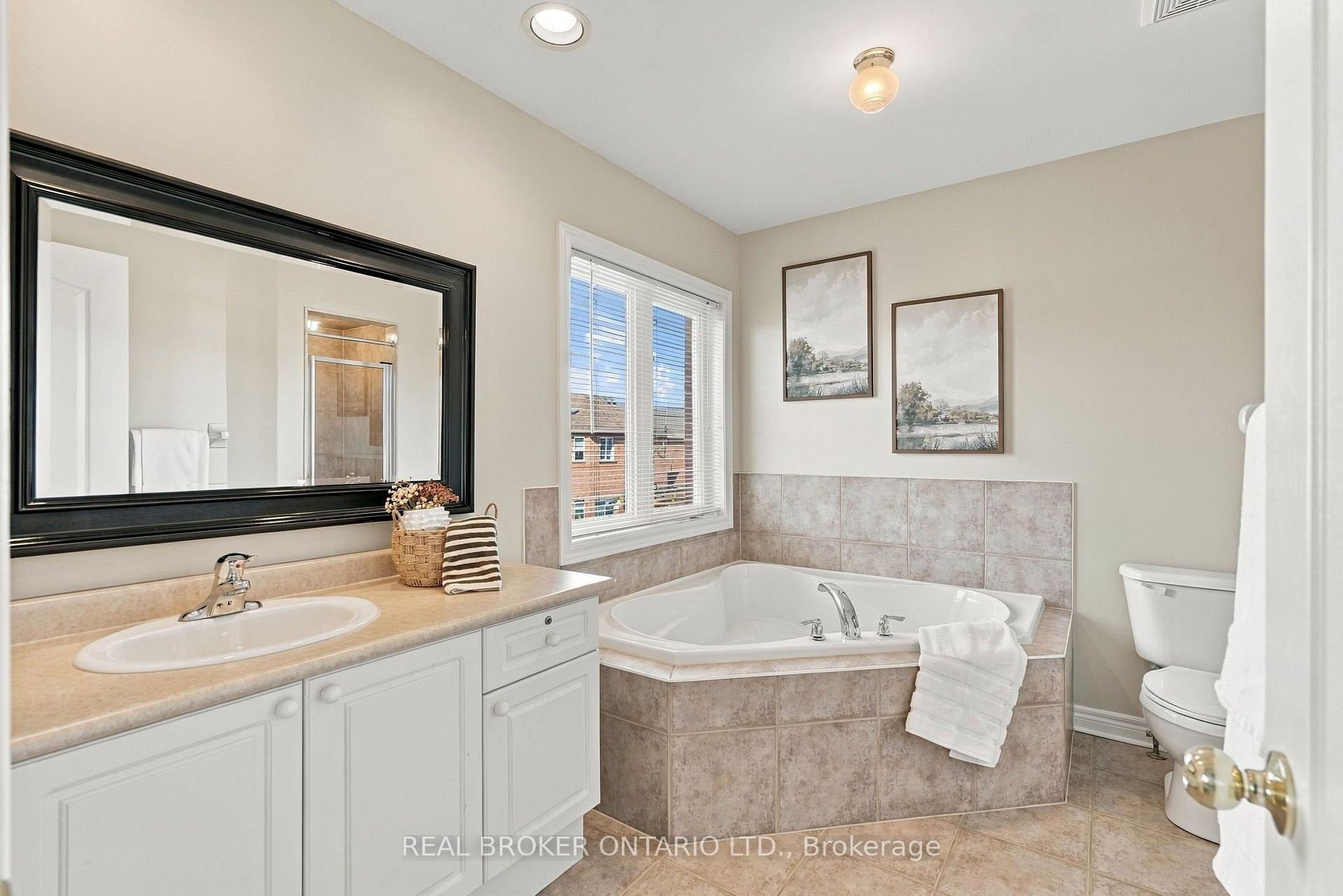 Photo 35 of 621 Society Crescent, Newmarket, Summerhill Estates — HOMEH