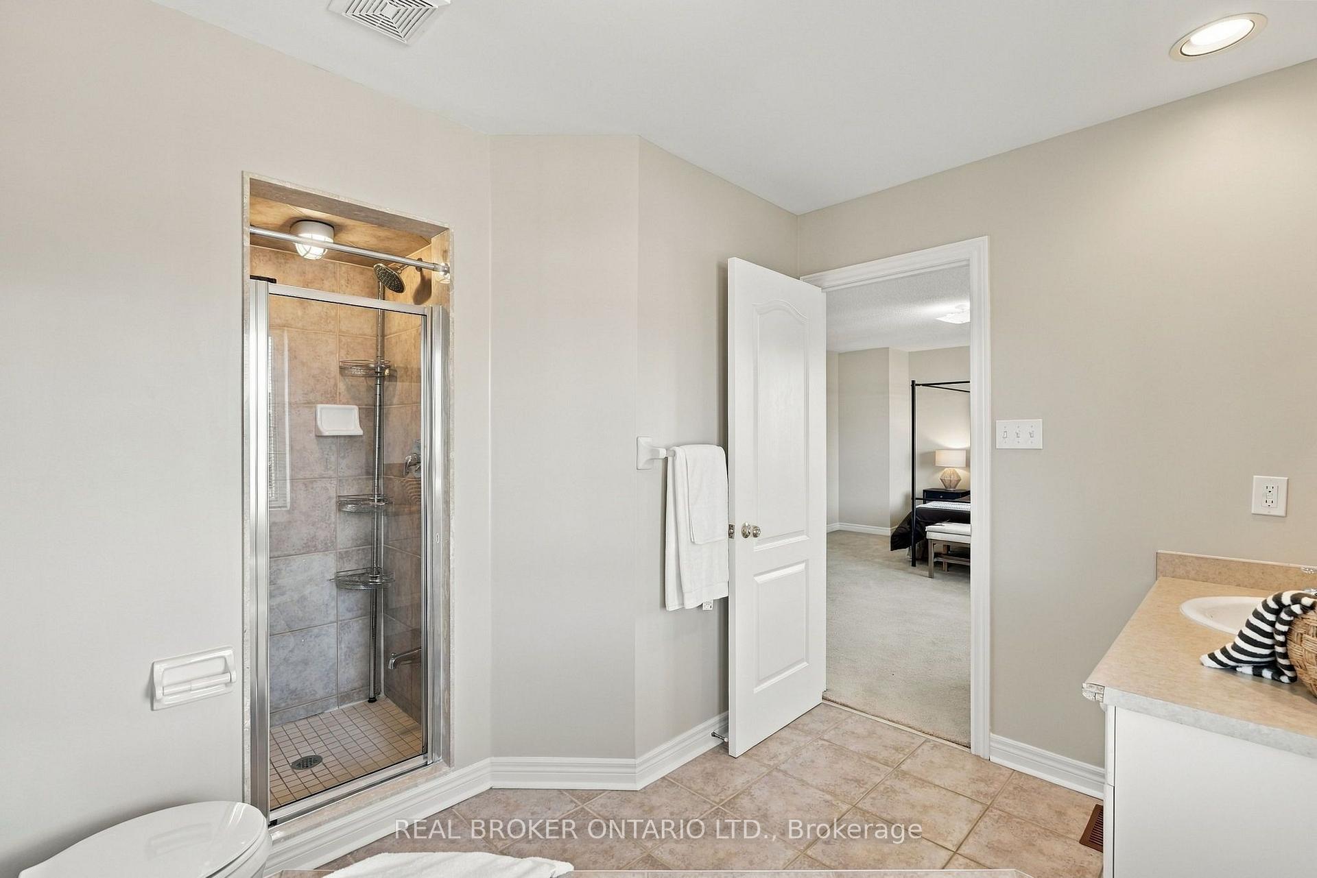 Photo 36 of 621 Society Crescent, Newmarket, Summerhill Estates — HOMEH