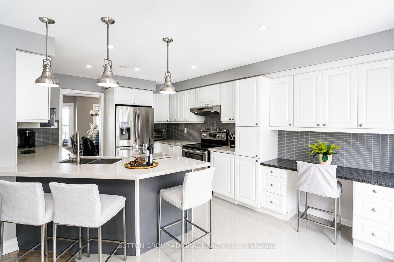 Photo 12 of 43 Mainland Crescent, Vaughan, Vellore Village — HOMEH