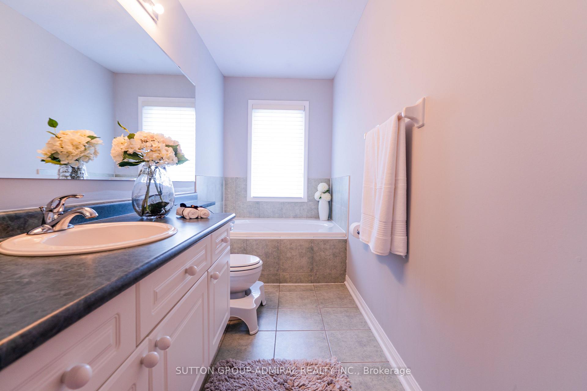Photo 25 of 43 Mainland Crescent, Vaughan, Vellore Village — HOMEH