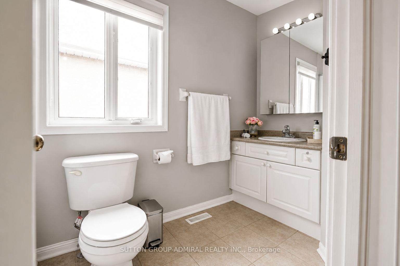Photo 29 of 43 Mainland Crescent, Vaughan, Vellore Village — HOMEH
