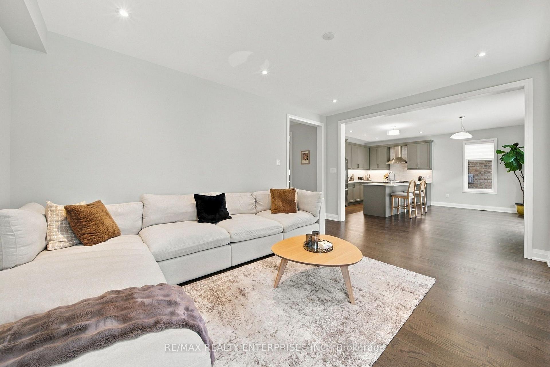 Photo 2 of 35 Sweet Cicely Street, Springwater, Midhurst — HOMEH