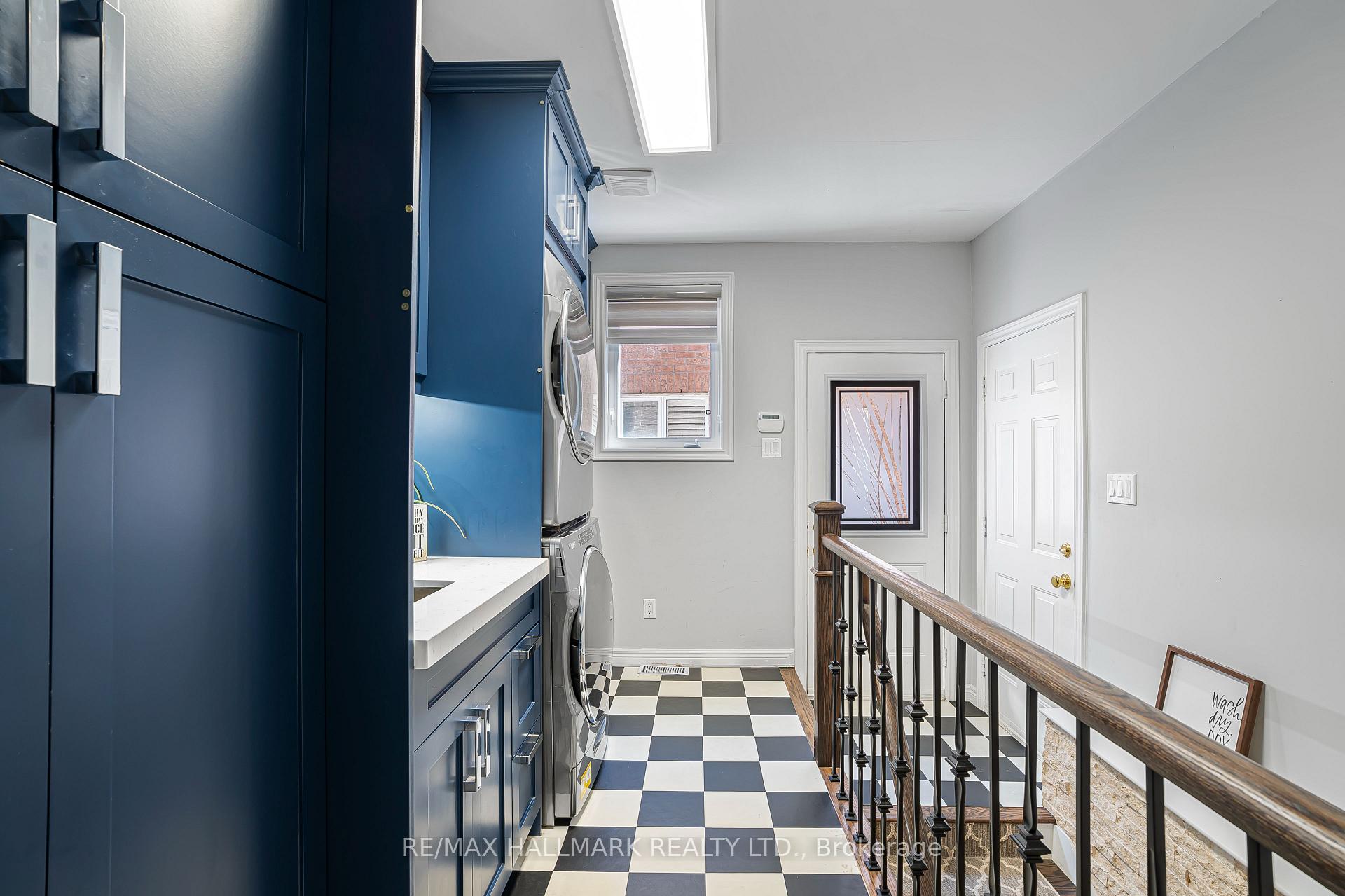 Photo 7 of 46 Customline Drive, Brampton, Fletcher's Meadow — HOMEH