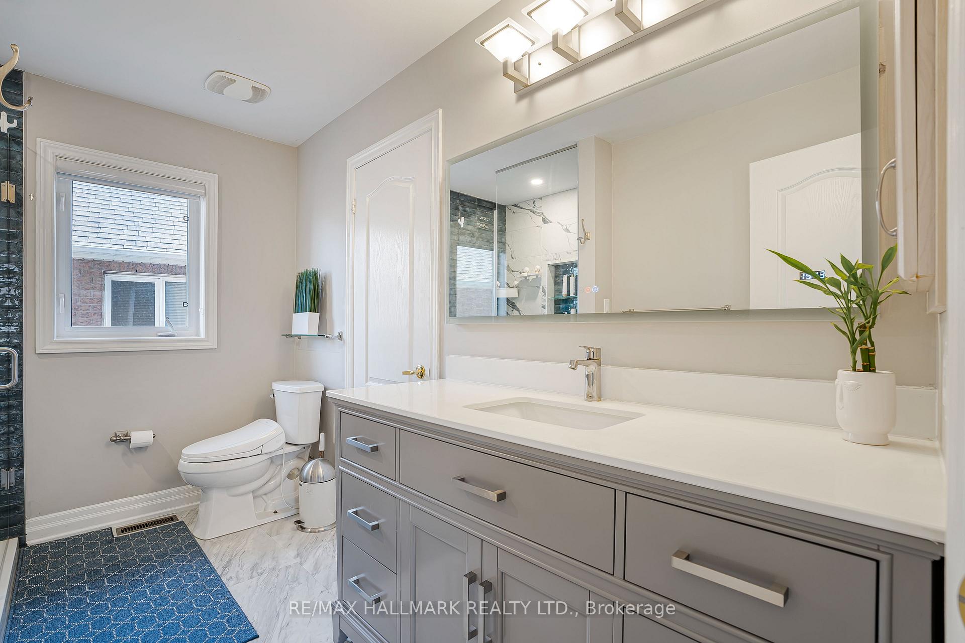 Photo 32 of 46 Customline Drive, Brampton, Fletcher's Meadow — HOMEH