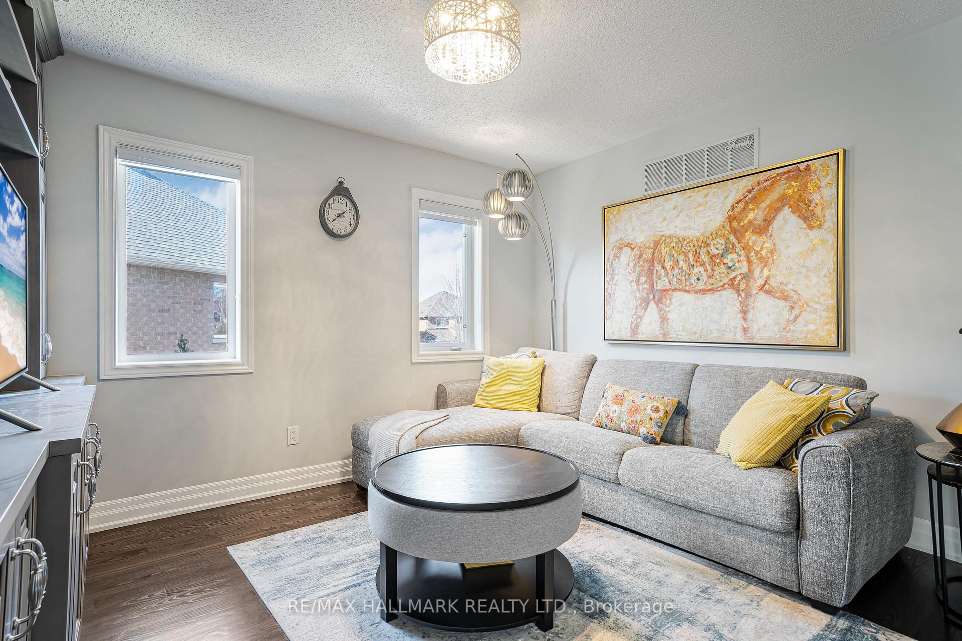 Photo 38 of 46 Customline Drive, Brampton, Fletcher's Meadow — HOMEH