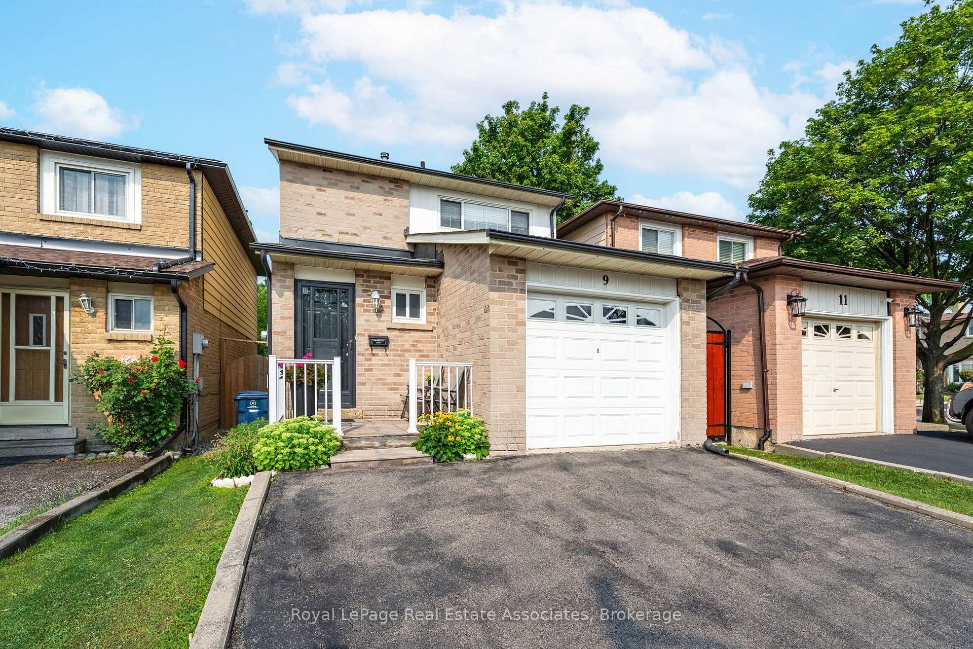 Photo 2 of 9 Windwood Drive, Etobicoke, West Humber-Clairville — HOMEH