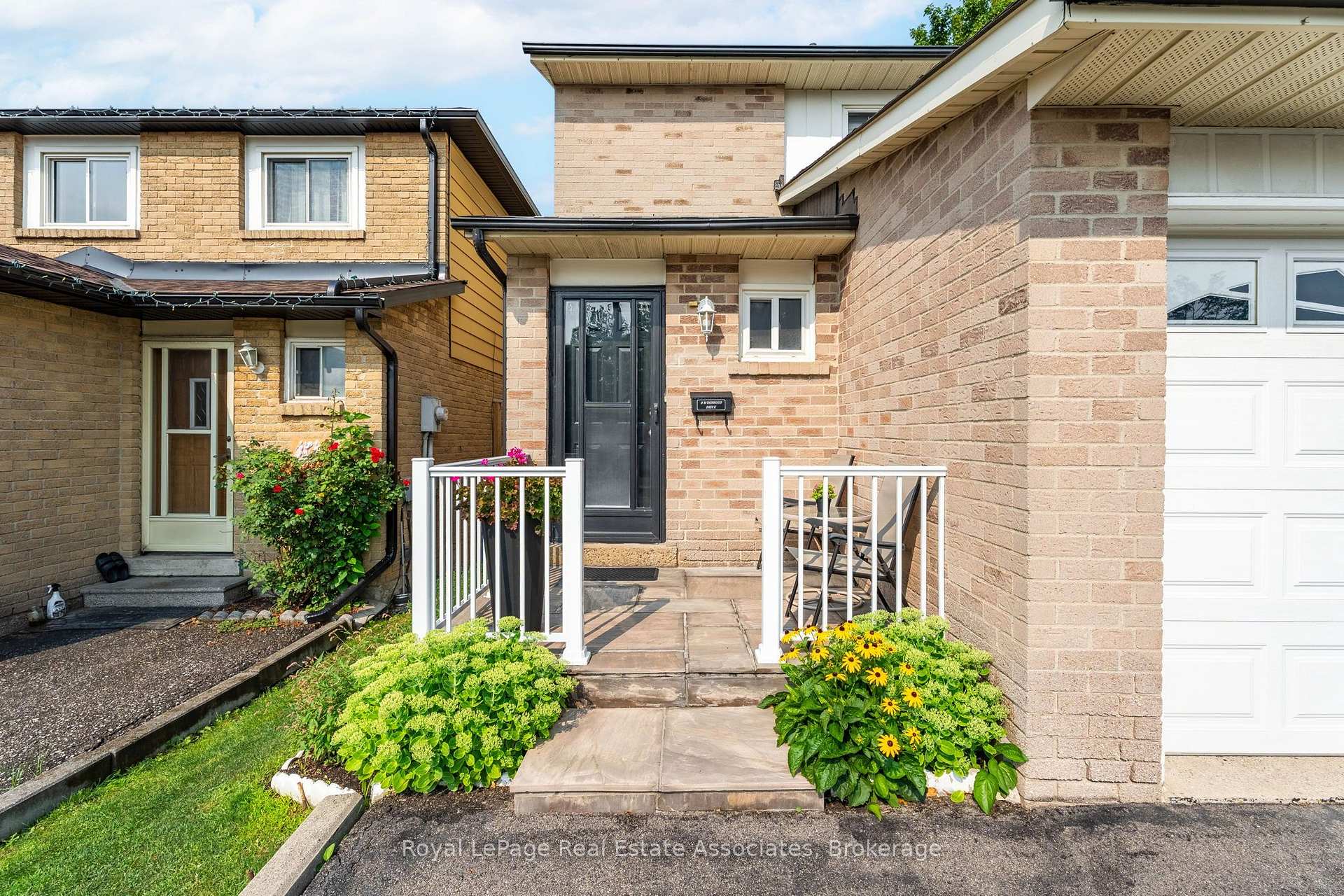 Photo 3 of 9 Windwood Drive, Etobicoke, West Humber-Clairville — HOMEH