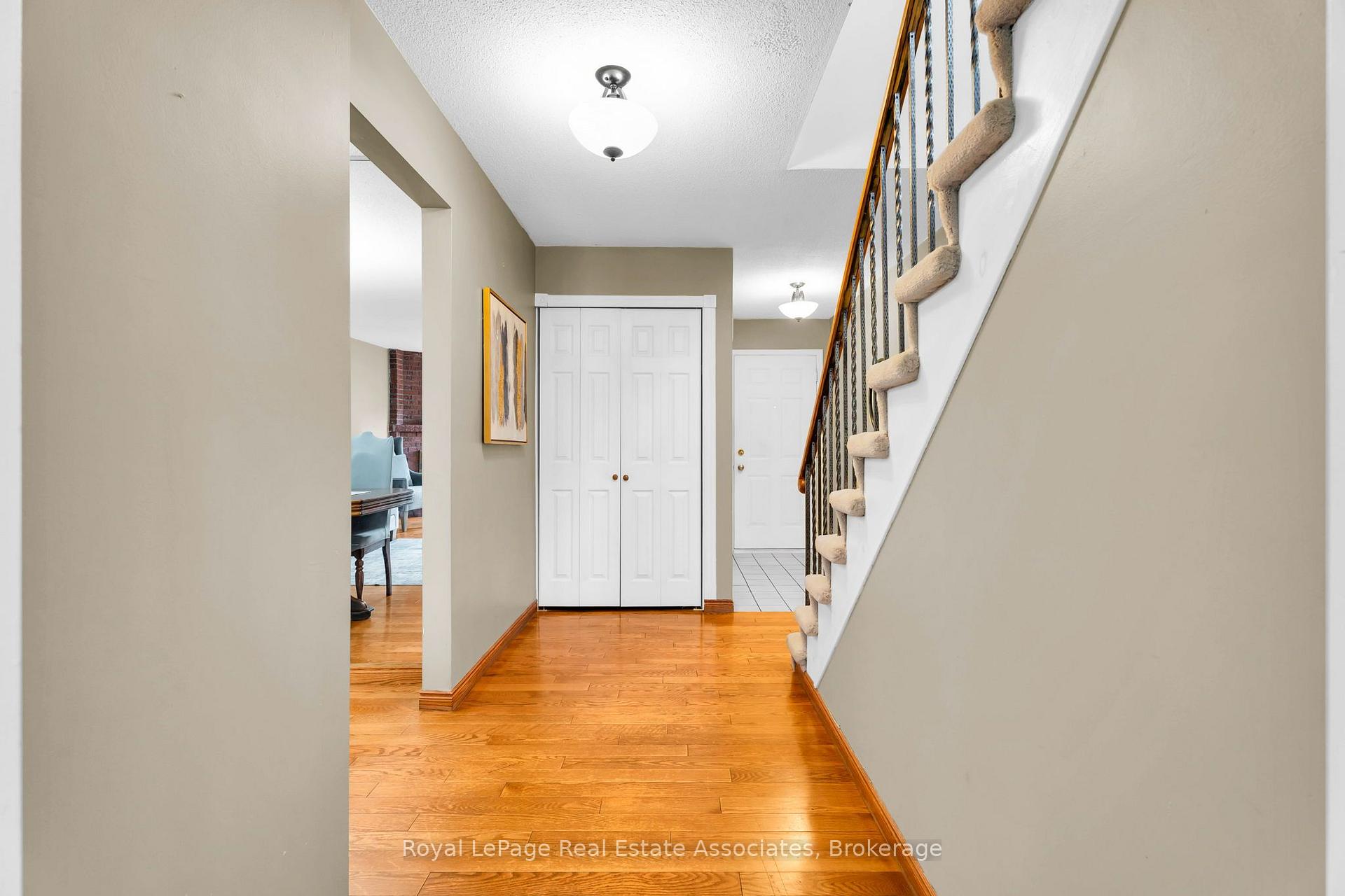 Photo 5 of 9 Windwood Drive, Etobicoke, West Humber-Clairville — HOMEH