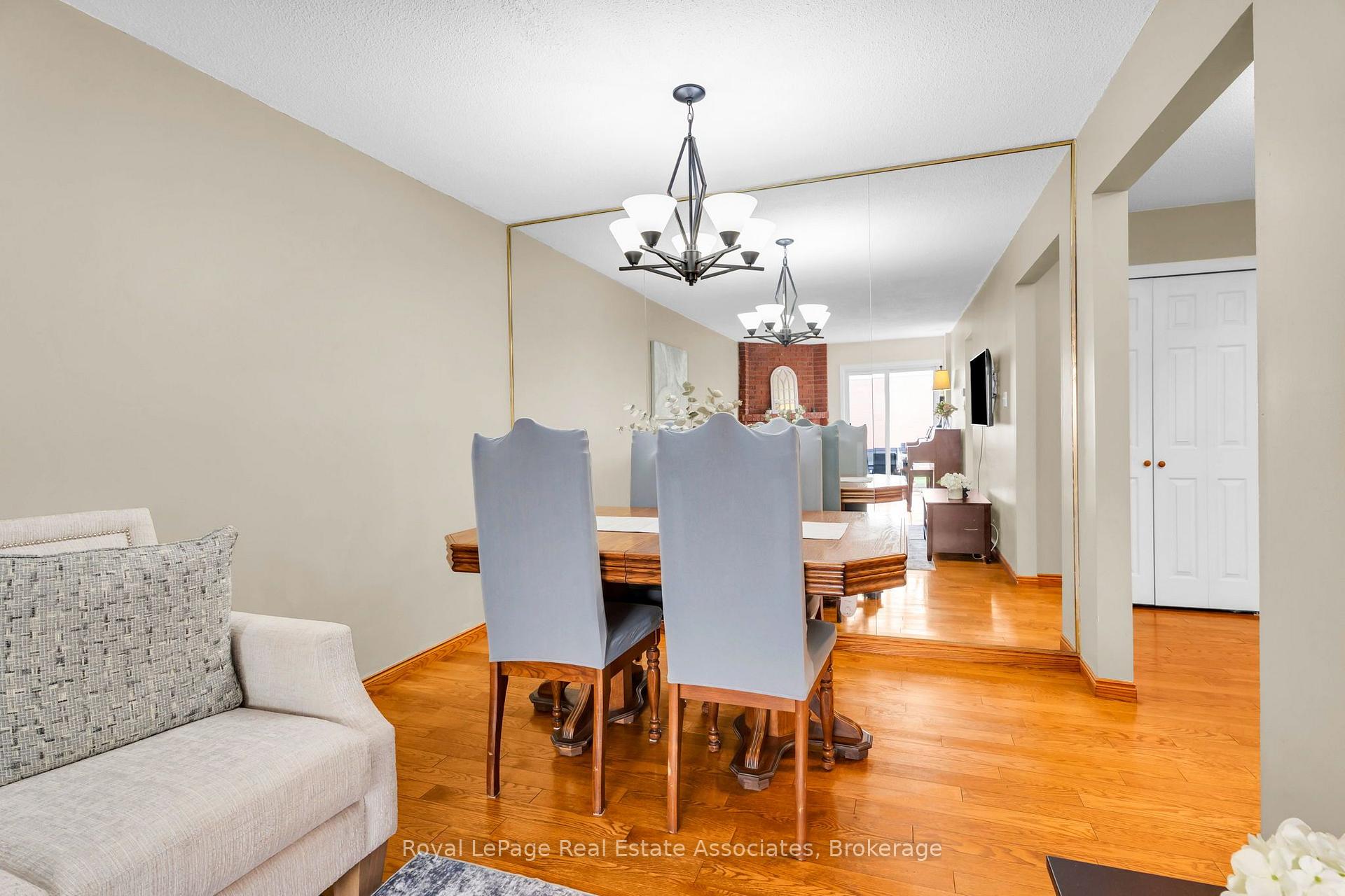 Photo 8 of 9 Windwood Drive, Etobicoke, West Humber-Clairville — HOMEH