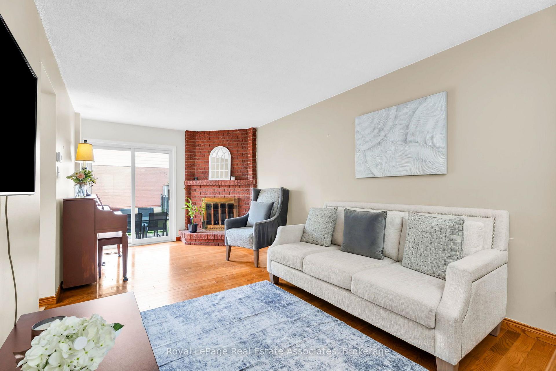 Photo 9 of 9 Windwood Drive, Etobicoke, West Humber-Clairville — HOMEH