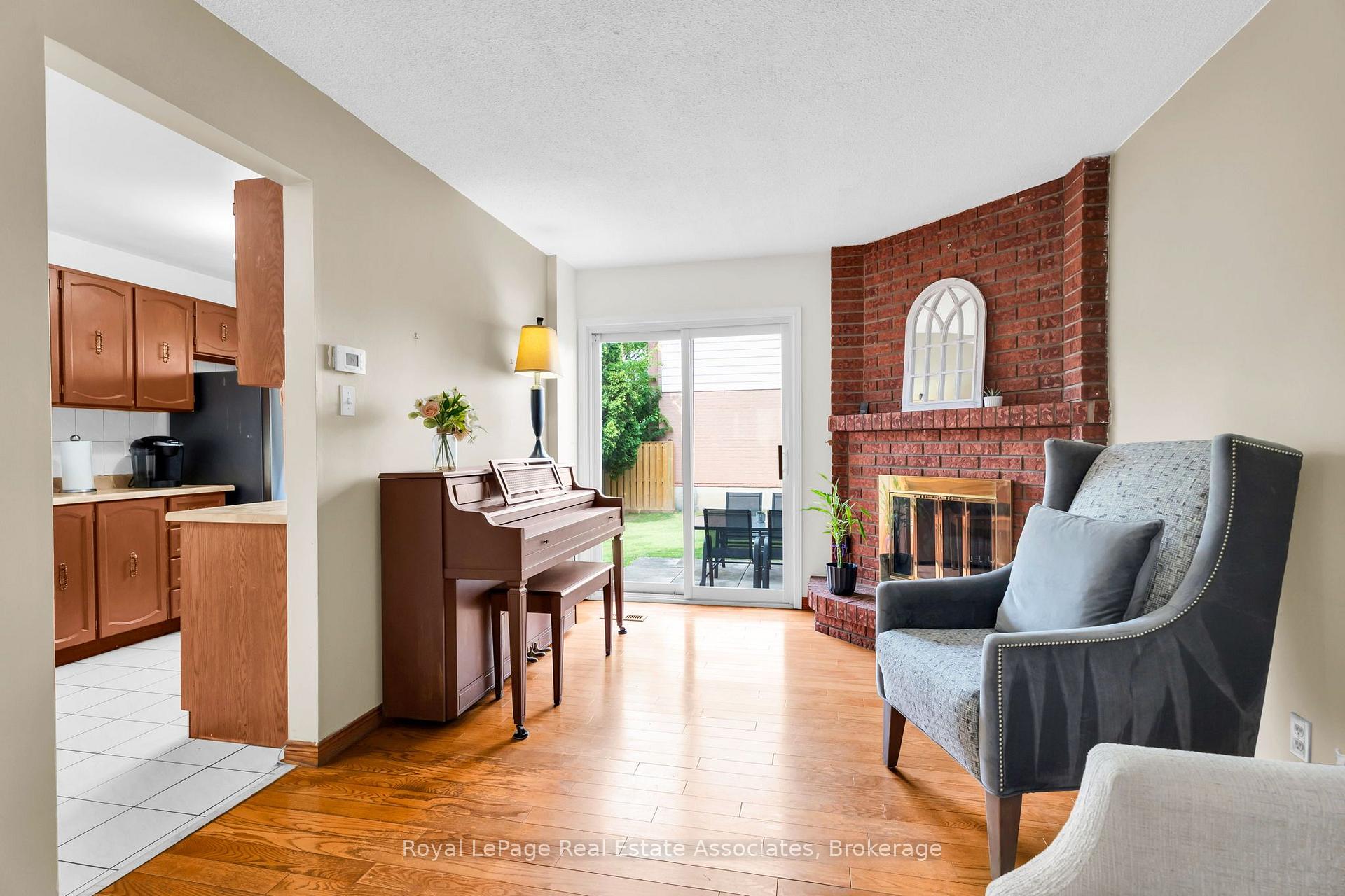 Photo 12 of 9 Windwood Drive, Etobicoke, West Humber-Clairville — HOMEH