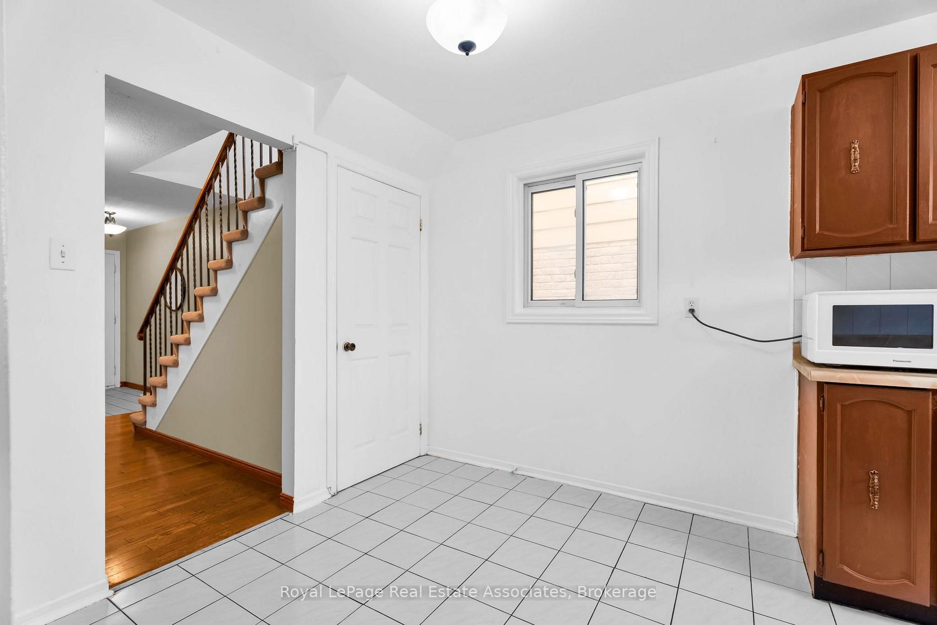 Photo 18 of 9 Windwood Drive, Etobicoke, West Humber-Clairville — HOMEH