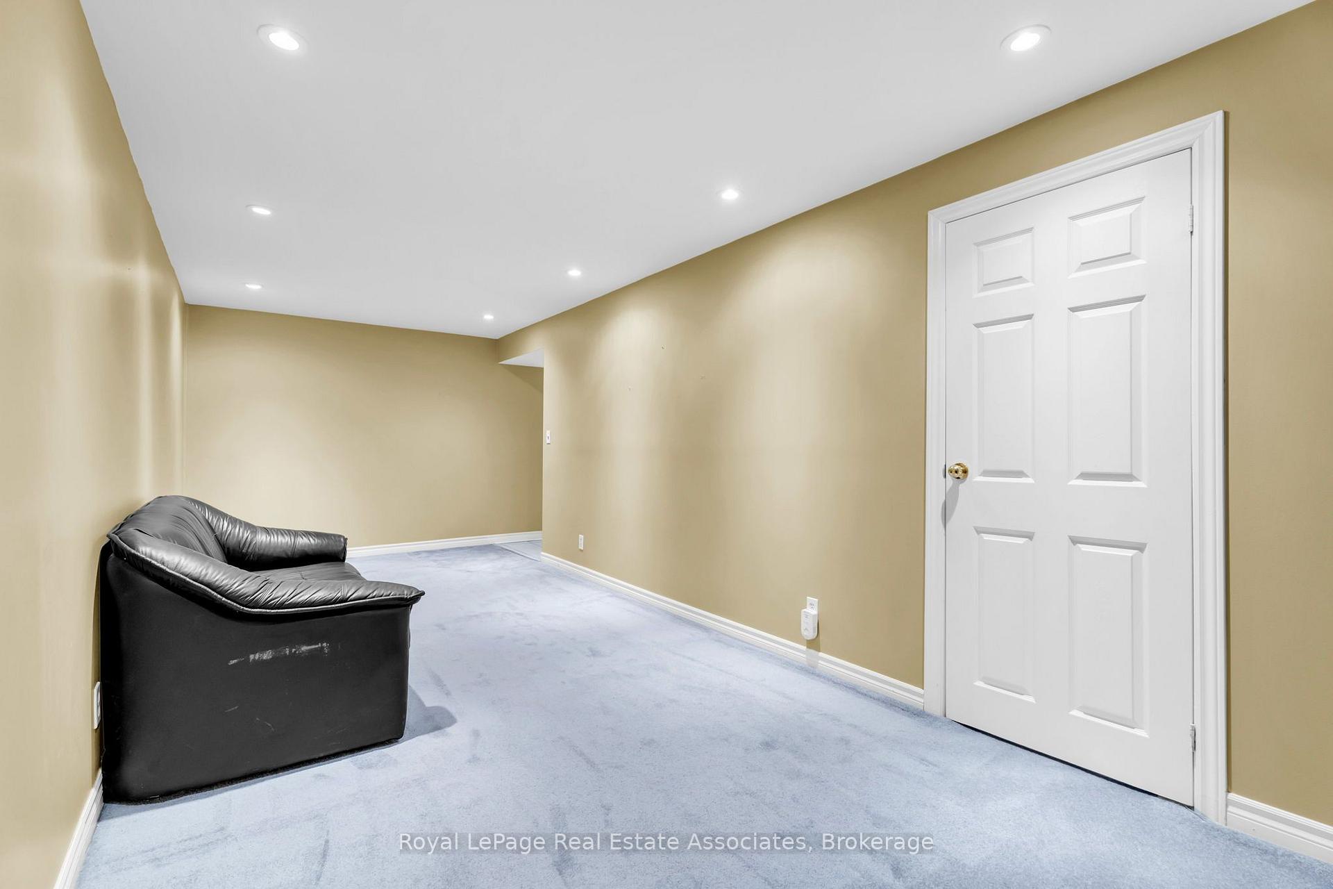 Photo 22 of 9 Windwood Drive, Etobicoke, West Humber-Clairville — HOMEH
