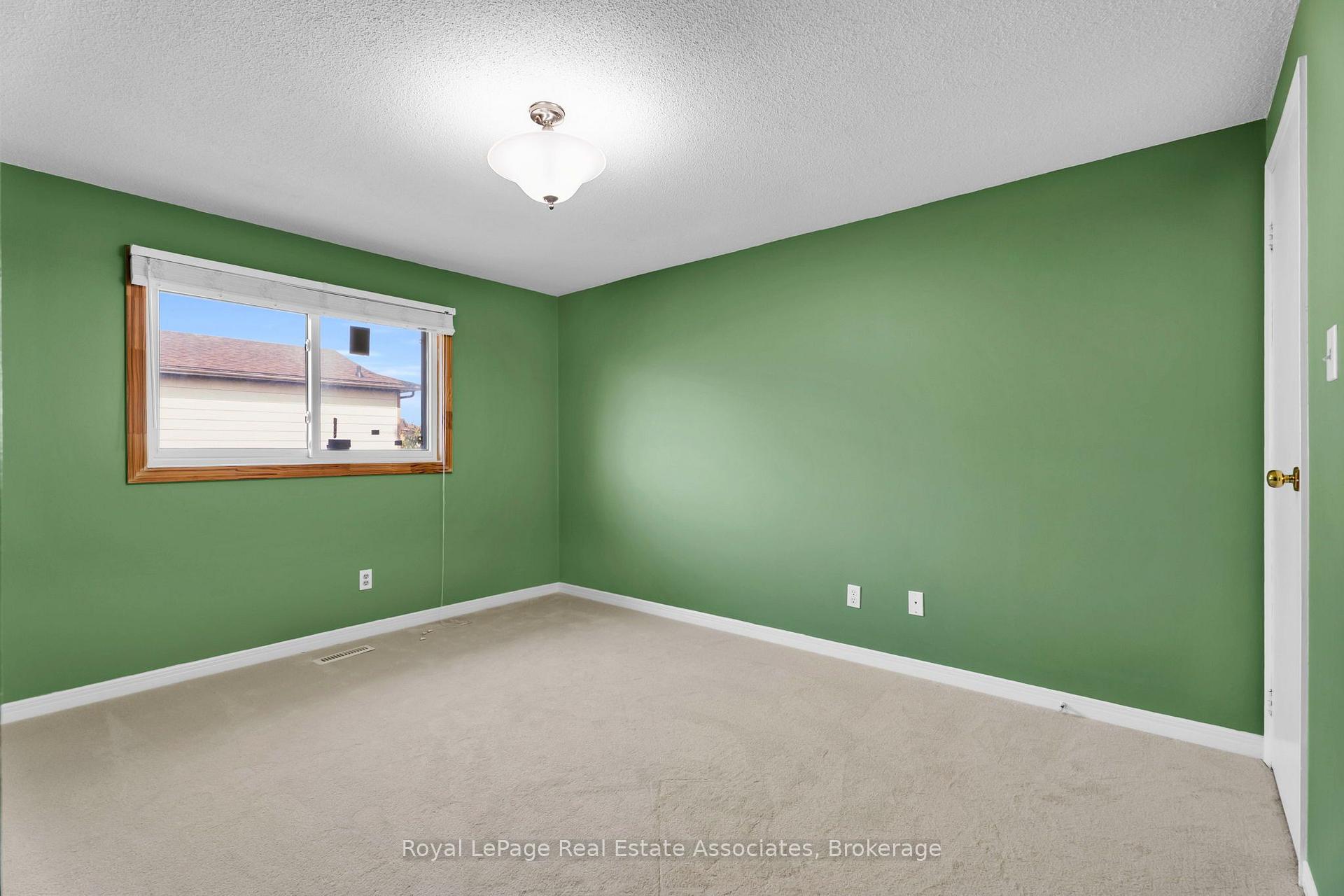 Photo 28 of 9 Windwood Drive, Etobicoke, West Humber-Clairville — HOMEH
