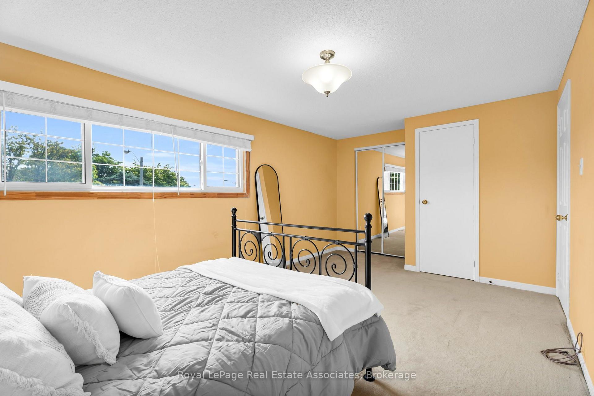 Photo 31 of 9 Windwood Drive, Etobicoke, West Humber-Clairville — HOMEH
