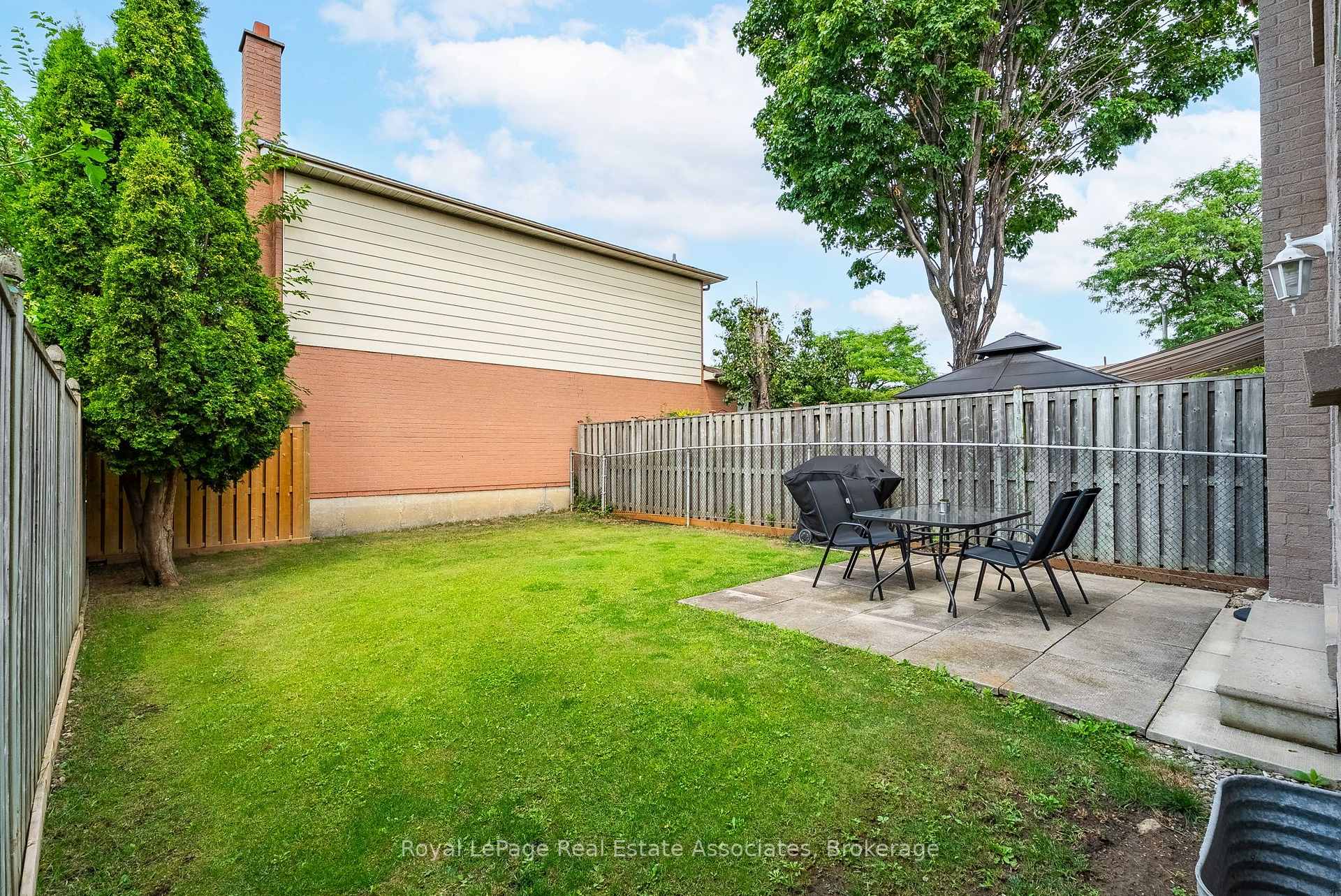 Photo 33 of 9 Windwood Drive, Etobicoke, West Humber-Clairville — HOMEH