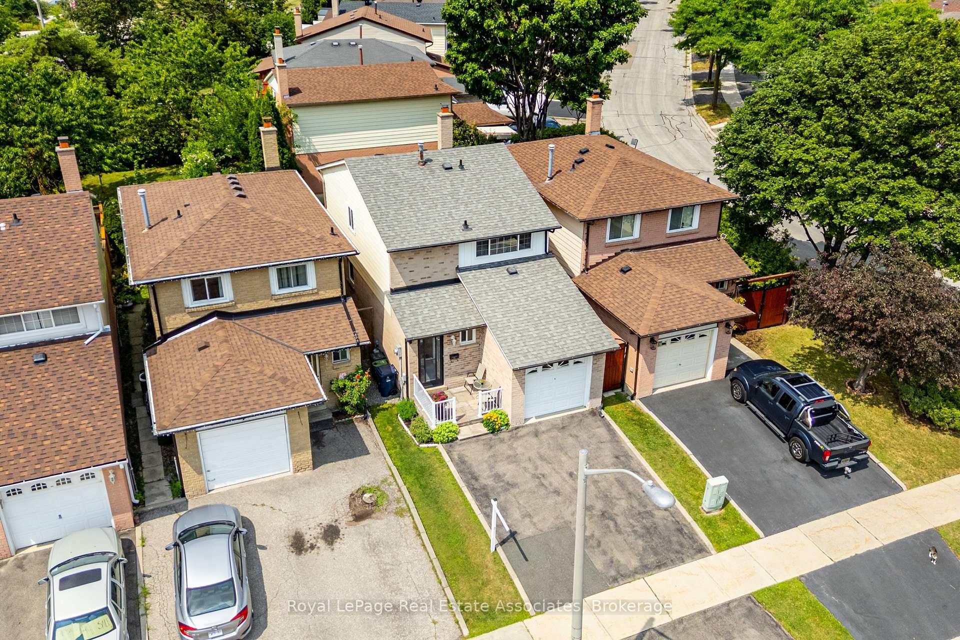Photo 40 of 9 Windwood Drive, Etobicoke, West Humber-Clairville — HOMEH