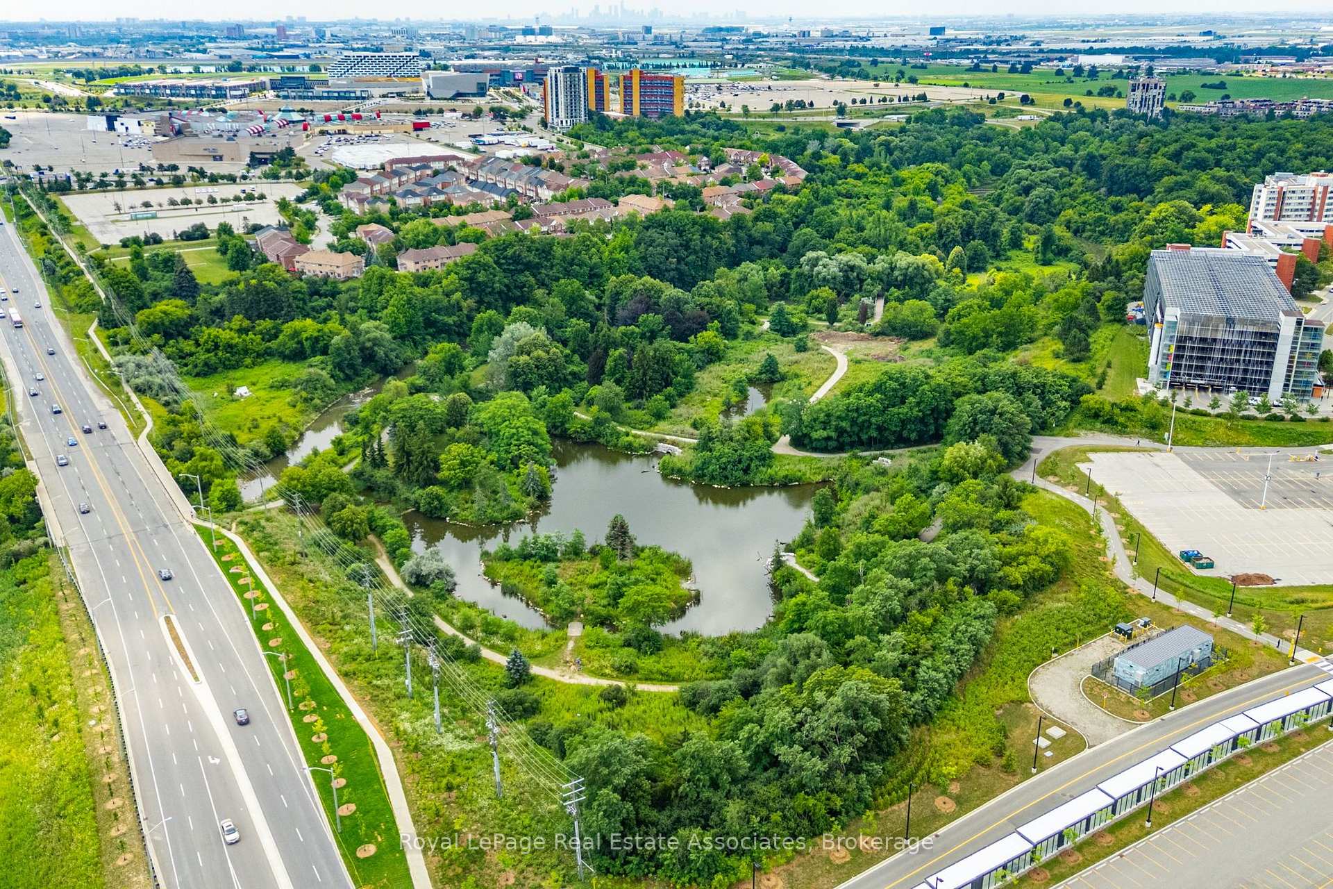 Photo 45 of 9 Windwood Drive, Etobicoke, West Humber-Clairville — HOMEH