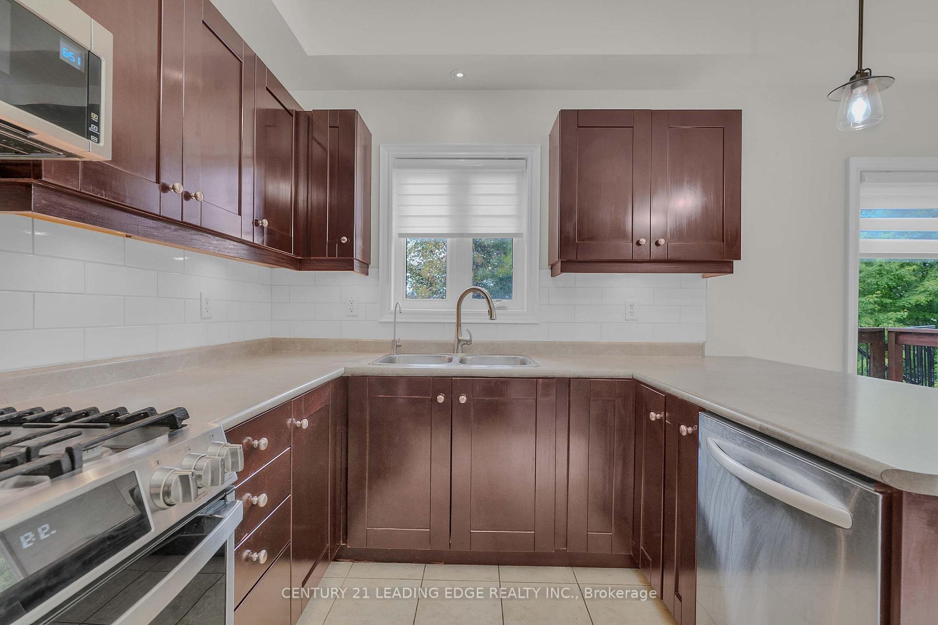 Photo 18 of 1530 Rockaway Street E, Oshawa, Taunton — HOMEH