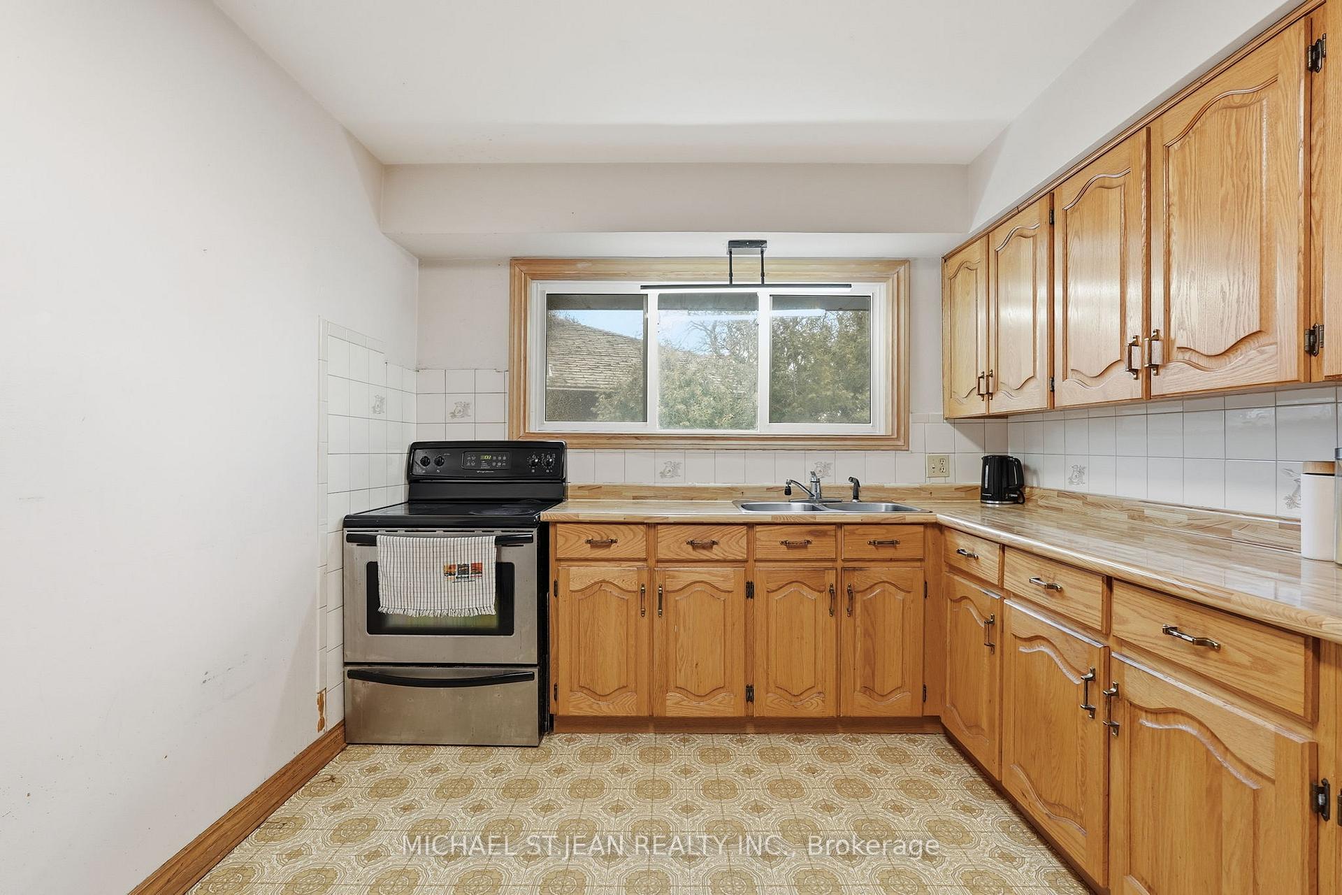 Photo 12 of 20 Nelligan Place, Hamilton, Rosedale — HOMEH