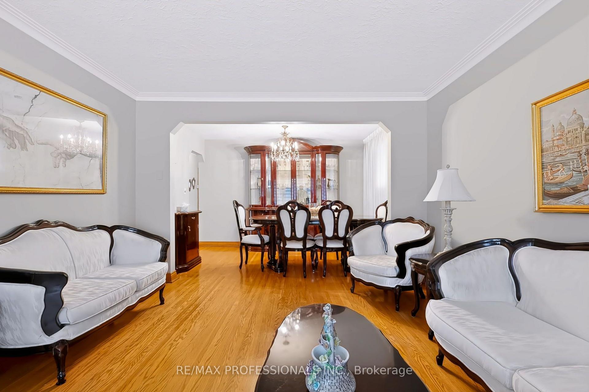 Photo 12 of 42 Woolgar Avenue, Etobicoke, Islington-City Centre West — HOMEH