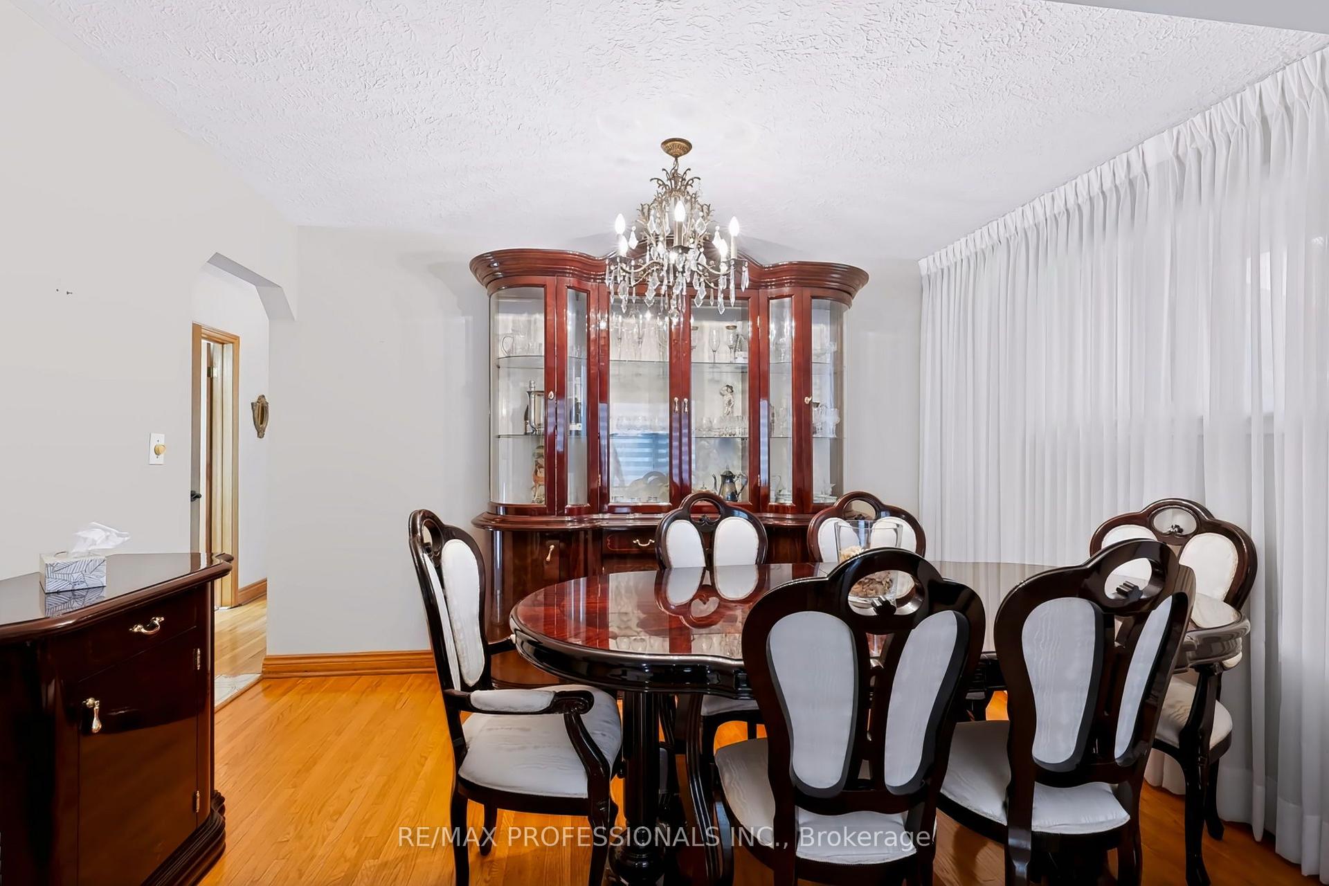 Photo 14 of 42 Woolgar Avenue, Etobicoke, Islington-City Centre West — HOMEH