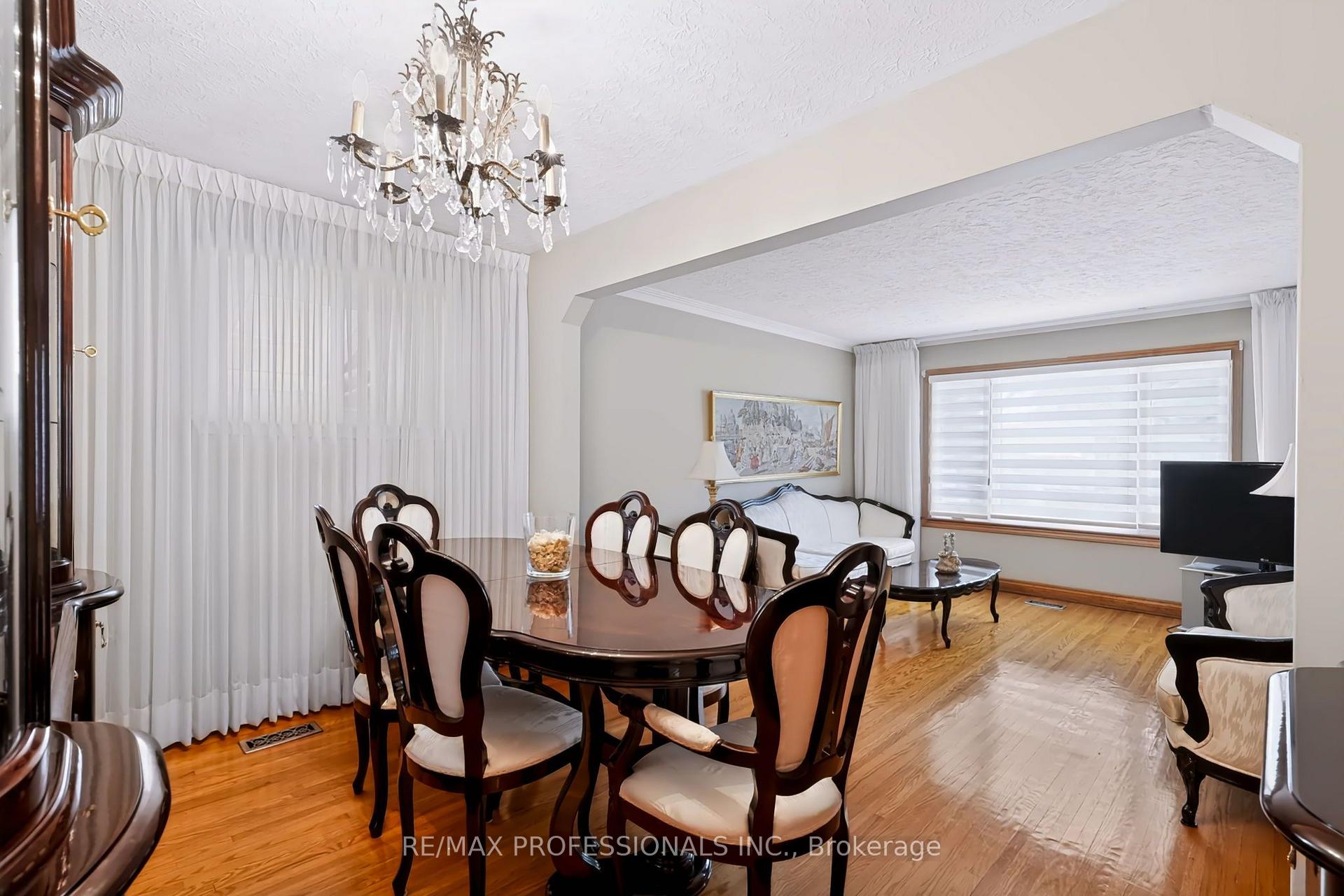 Photo 15 of 42 Woolgar Avenue, Etobicoke, Islington-City Centre West — HOMEH