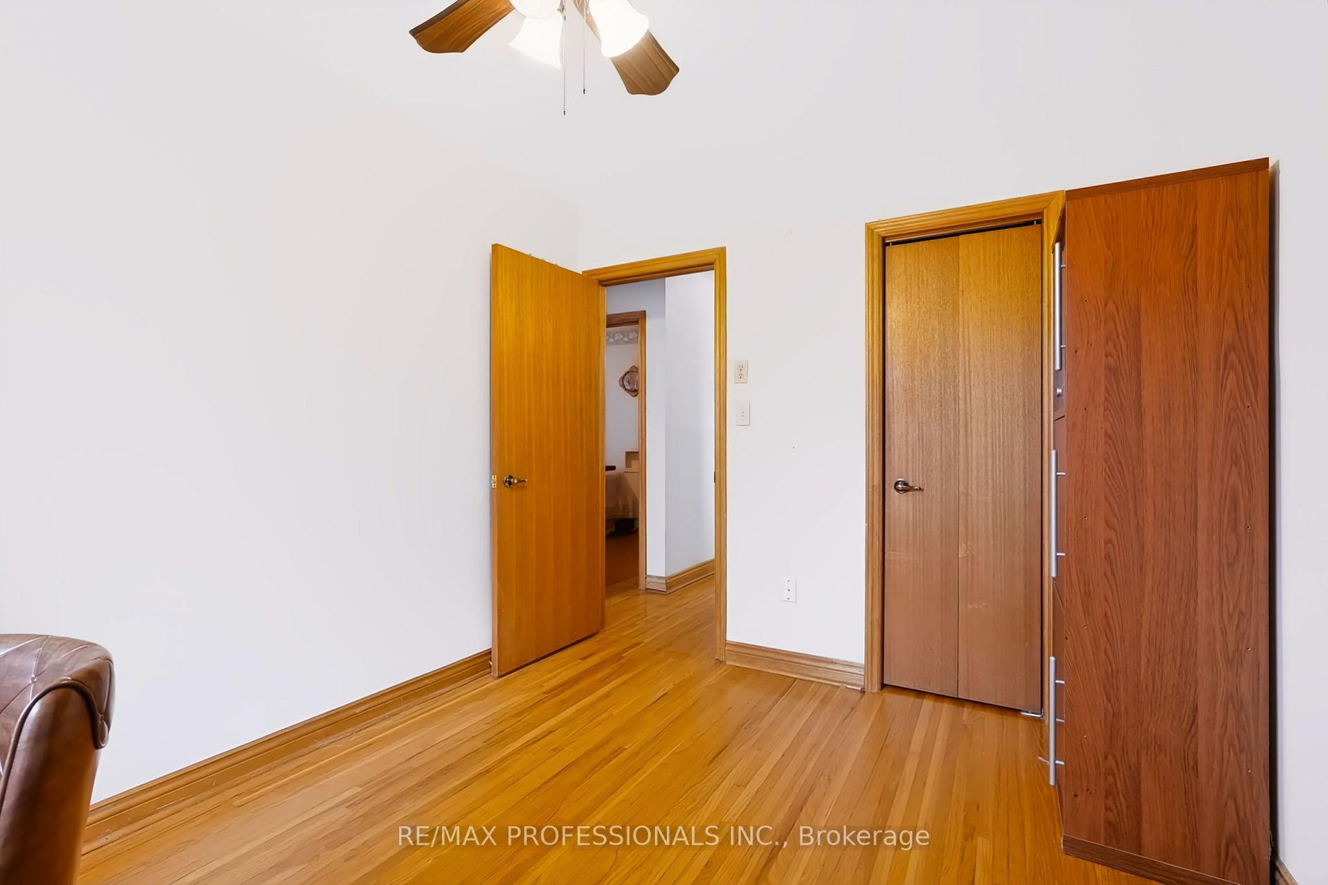 Photo 18 of 42 Woolgar Avenue, Etobicoke, Islington-City Centre West — HOMEH