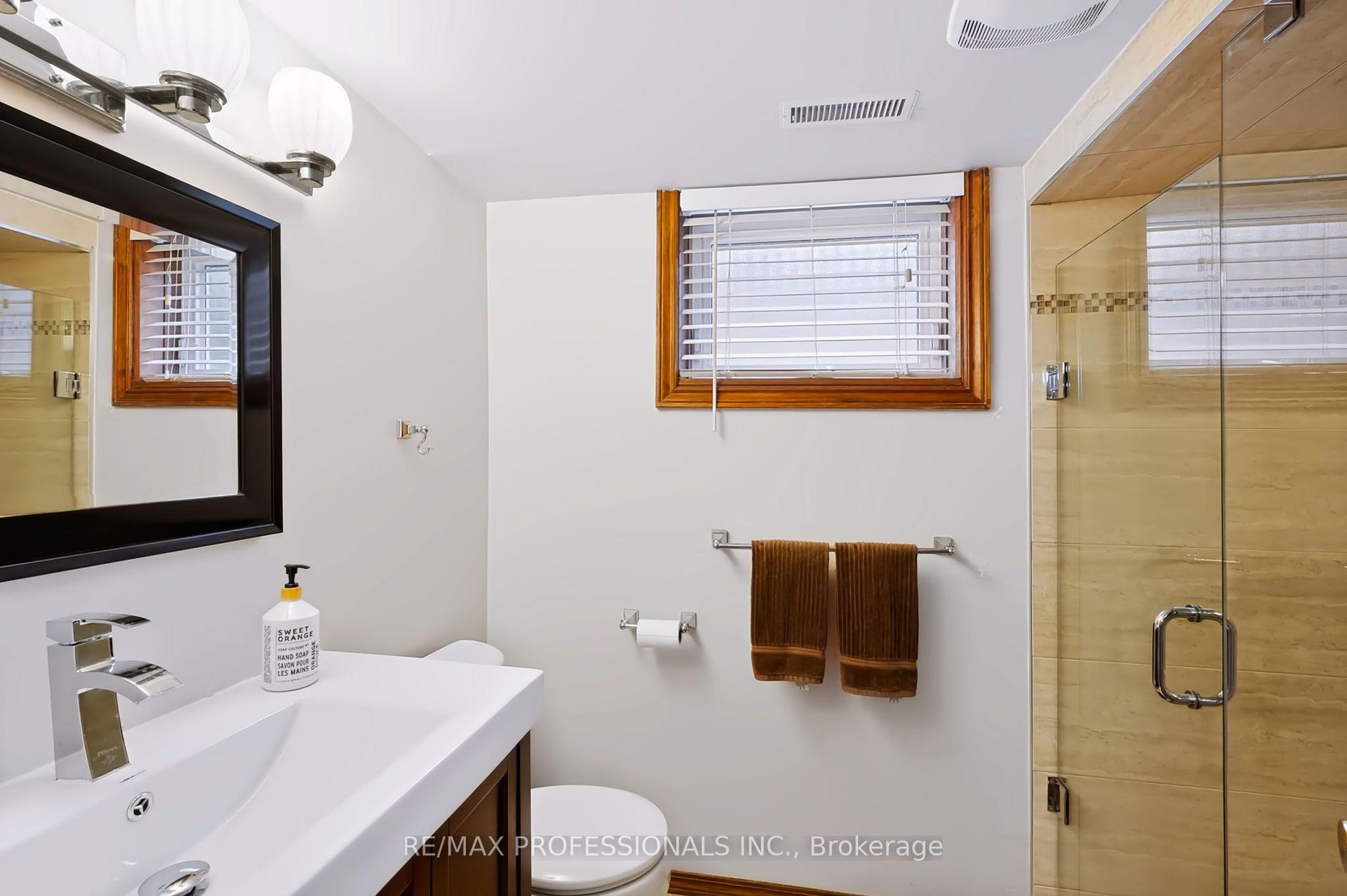 Photo 26 of 42 Woolgar Avenue, Etobicoke, Islington-City Centre West — HOMEH