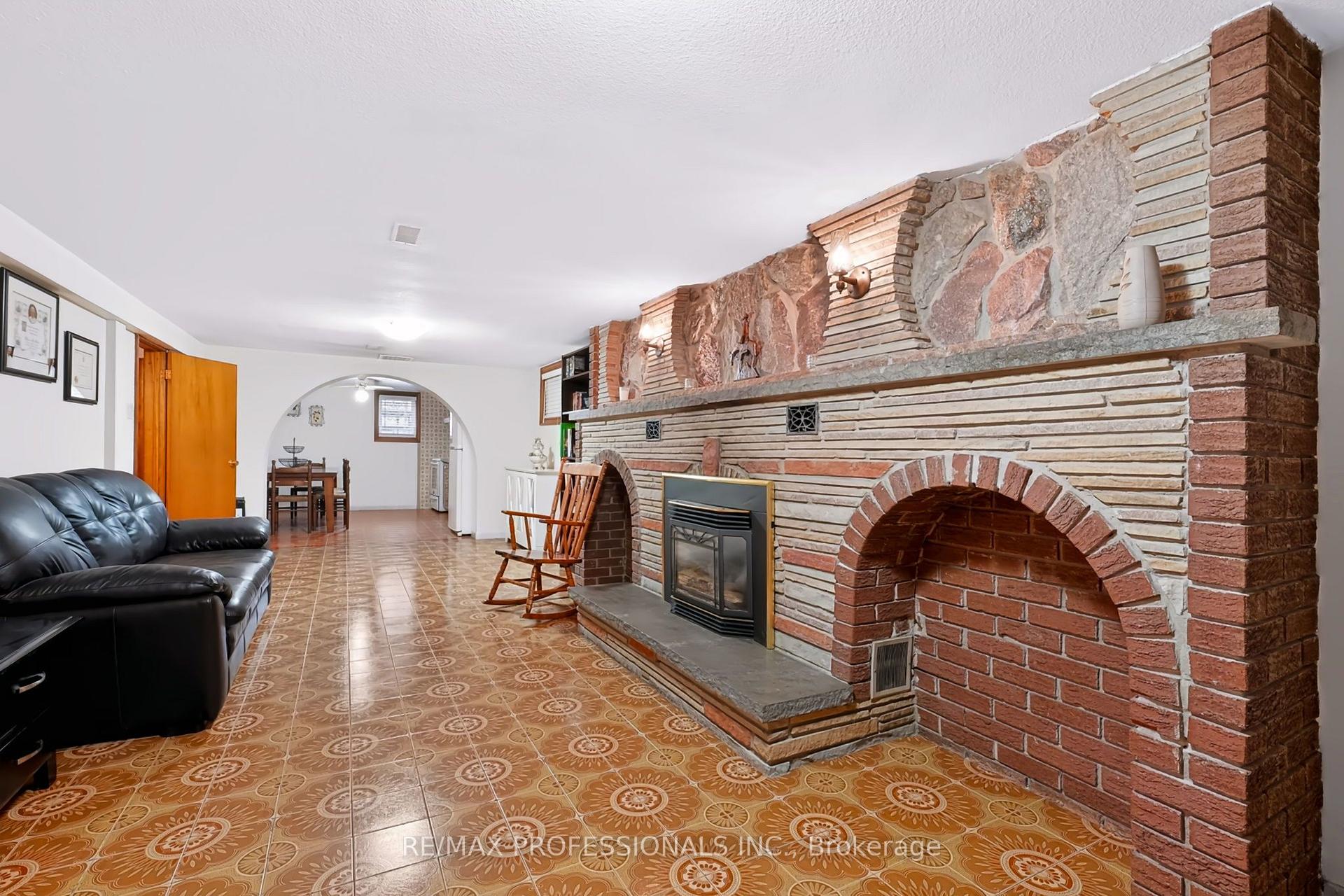 Photo 31 of 42 Woolgar Avenue, Etobicoke, Islington-City Centre West — HOMEH