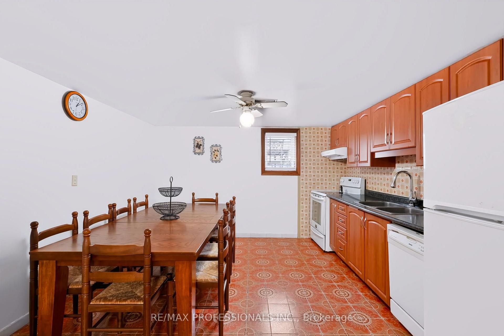 Photo 33 of 42 Woolgar Avenue, Etobicoke, Islington-City Centre West — HOMEH