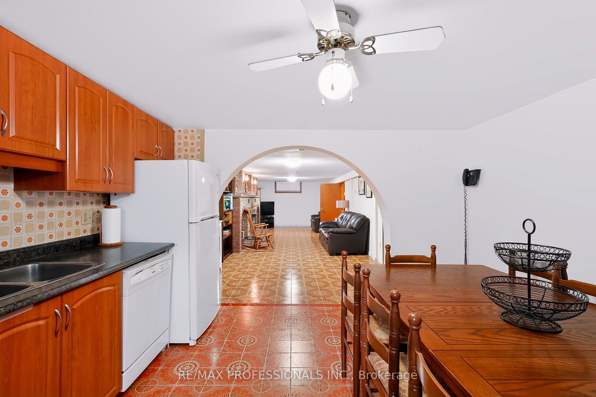 Photo 36 of 42 Woolgar Avenue, Etobicoke, Islington-City Centre West — HOMEH