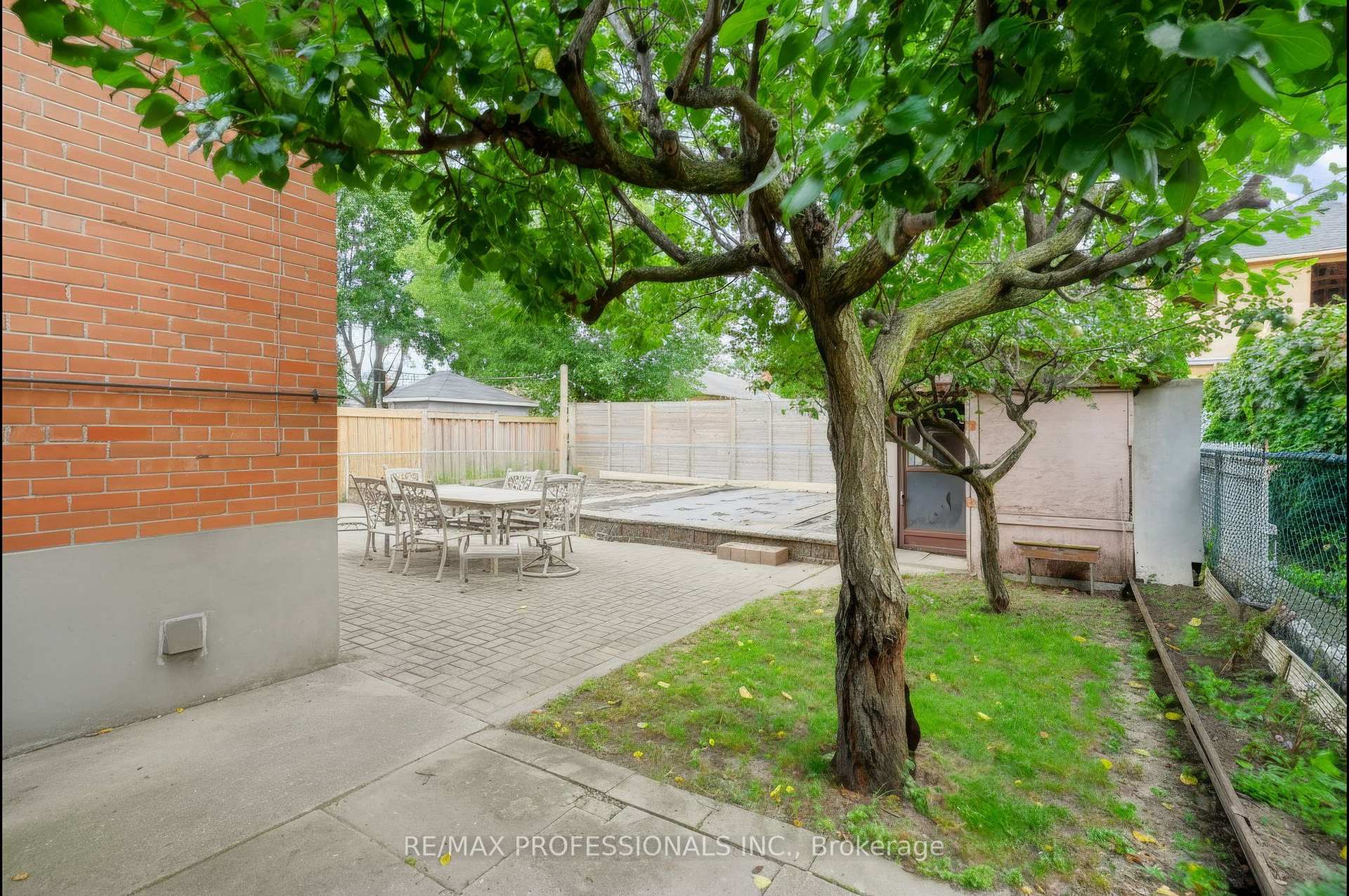 Photo 37 of 42 Woolgar Avenue, Etobicoke, Islington-City Centre West — HOMEH