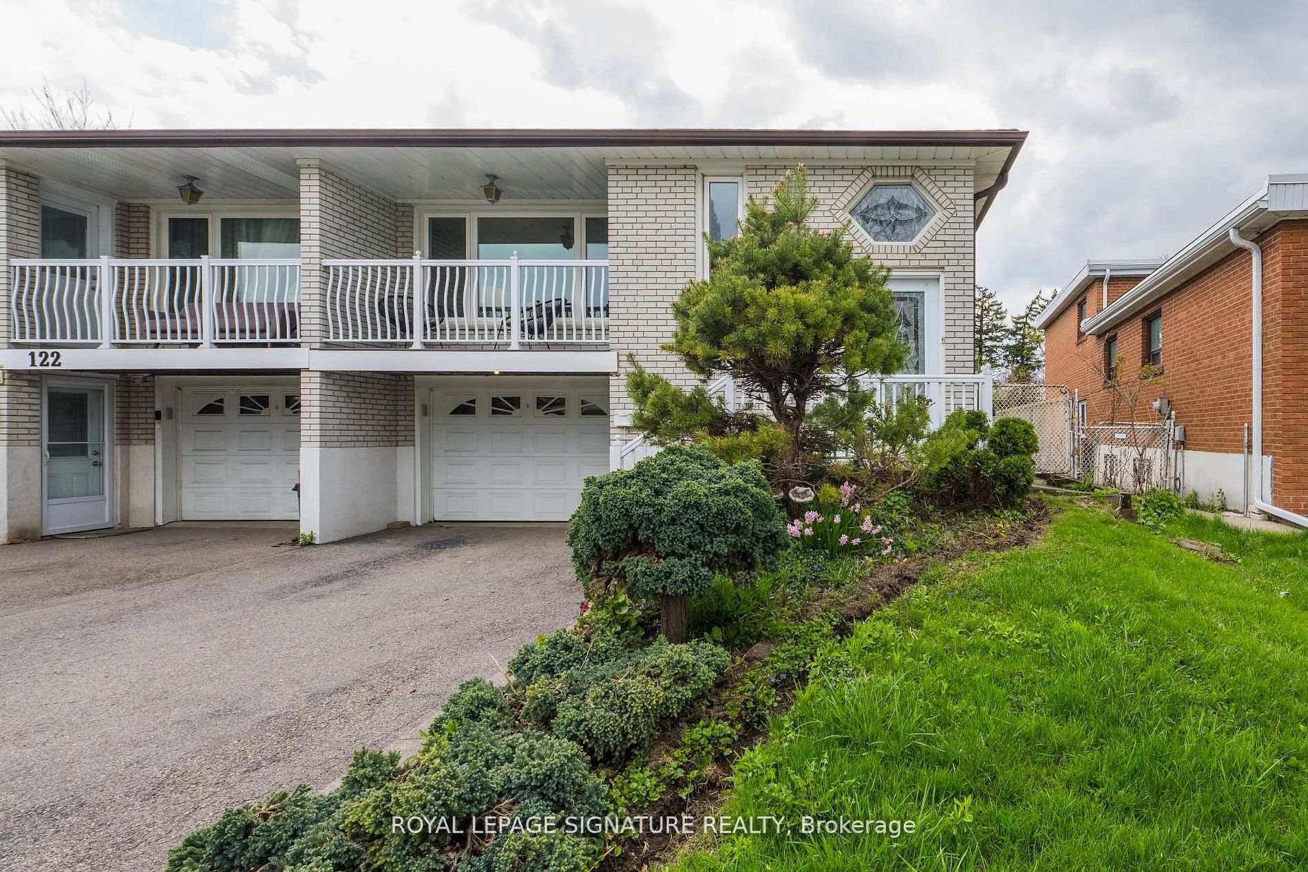 Photo 2 of 124 Edmonton Drive, North York, Pleasant View — HOMEH