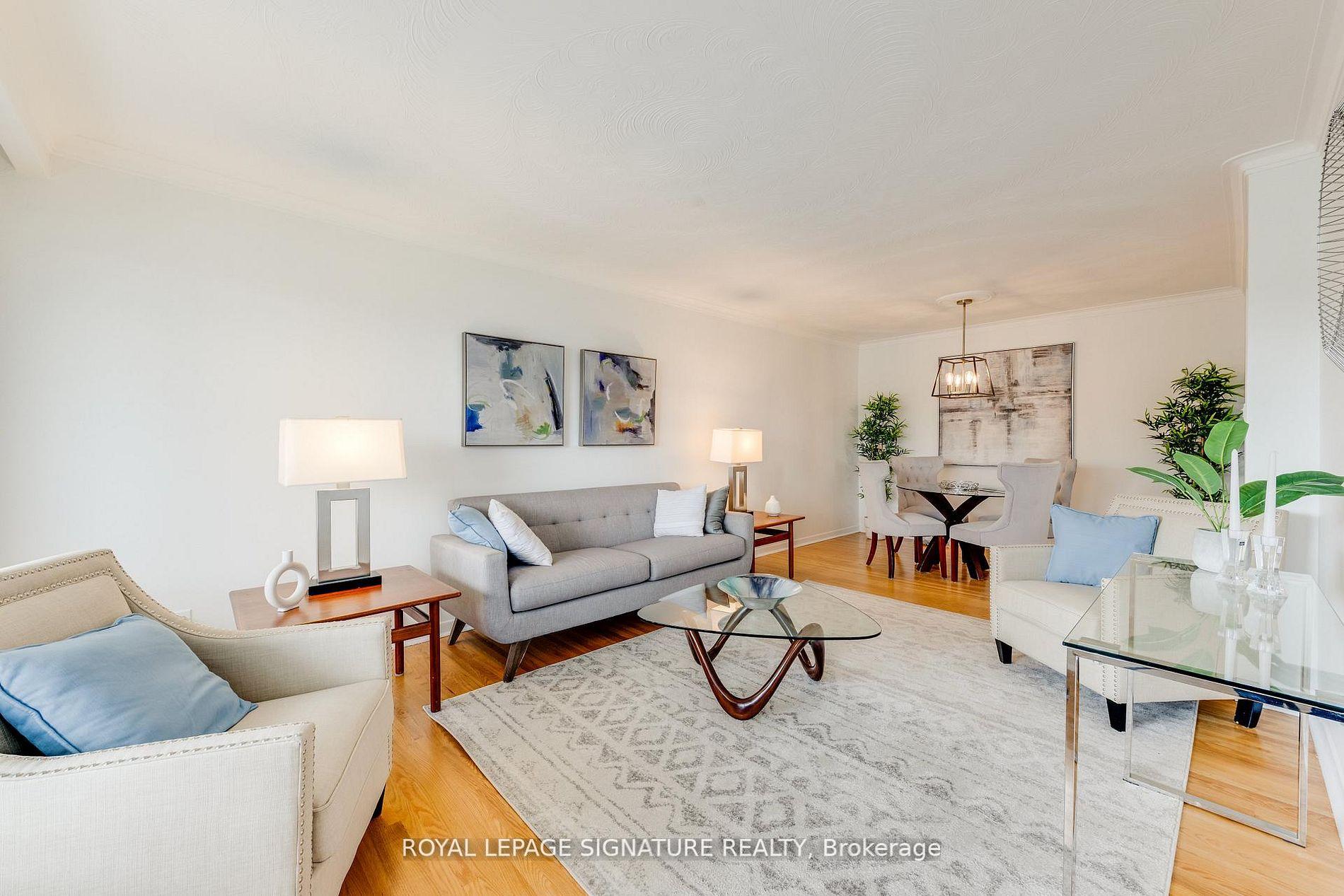 Photo 5 of 124 Edmonton Drive, North York, Pleasant View — HOMEH