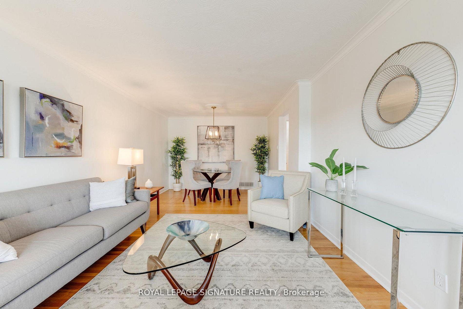Photo 6 of 124 Edmonton Drive, North York, Pleasant View — HOMEH