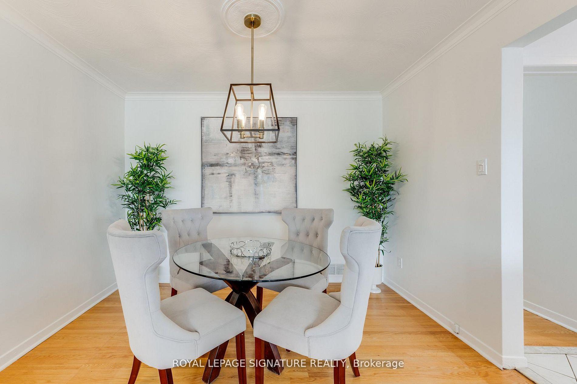 Photo 7 of 124 Edmonton Drive, North York, Pleasant View — HOMEH