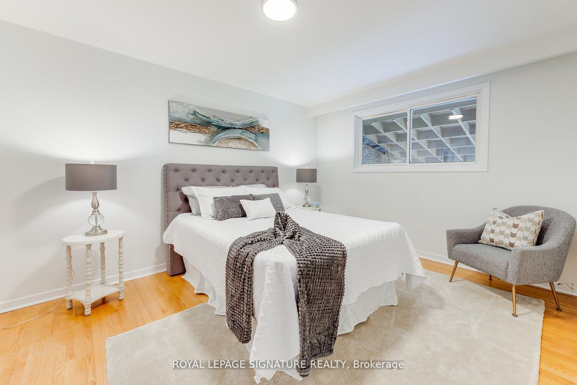 Photo 13 of 124 Edmonton Drive, North York, Pleasant View — HOMEH