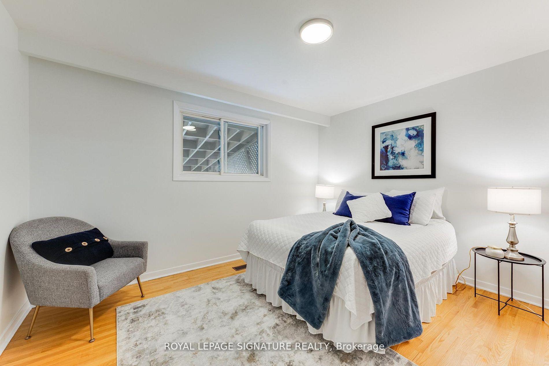 Photo 15 of 124 Edmonton Drive, North York, Pleasant View — HOMEH