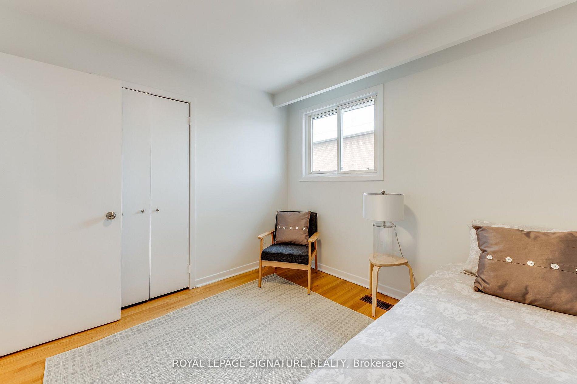 Photo 17 of 124 Edmonton Drive, North York, Pleasant View — HOMEH