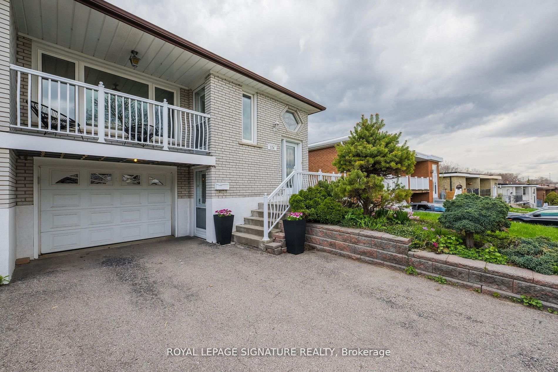 Photo 31 of 124 Edmonton Drive, North York, Pleasant View — HOMEH