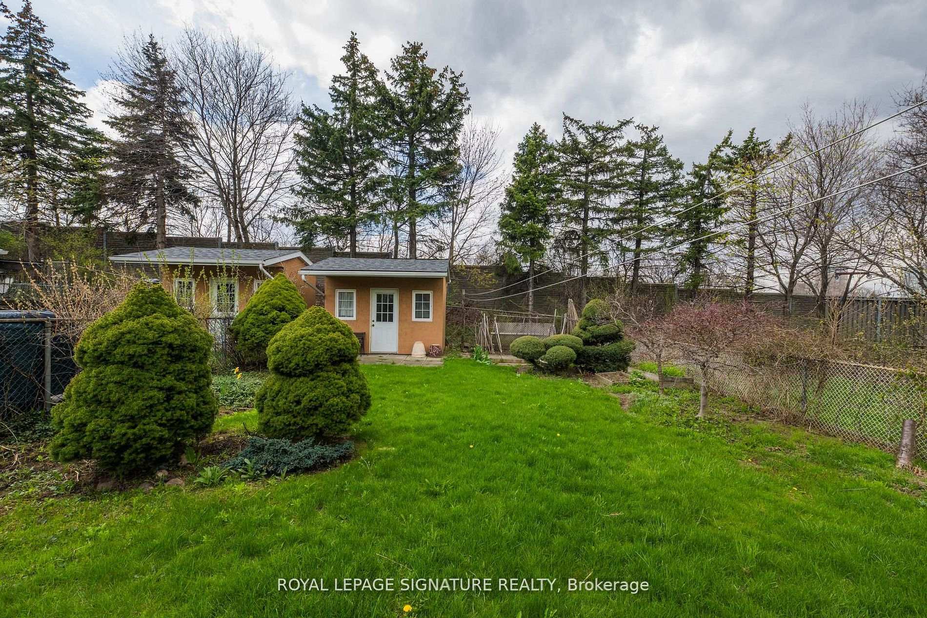 Photo 36 of 124 Edmonton Drive, North York, Pleasant View — HOMEH
