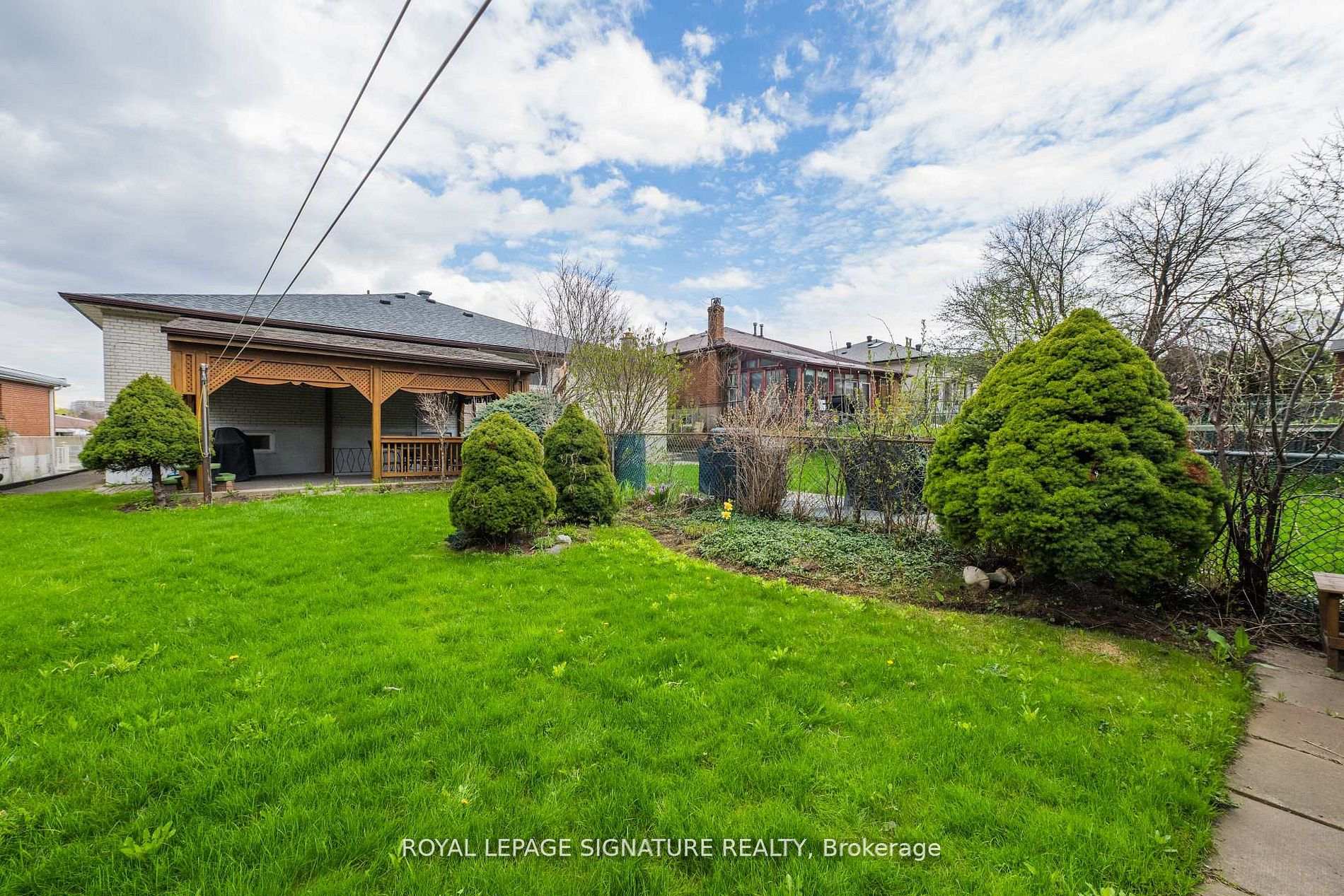 Photo 37 of 124 Edmonton Drive, North York, Pleasant View — HOMEH