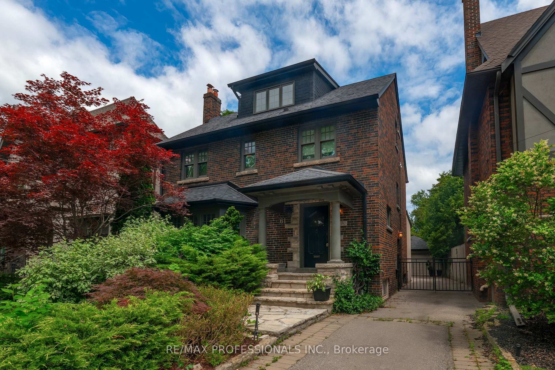 Photo 1 of 61 Grenview Boulevard N, Etobicoke, Kingsway South — HOMEH