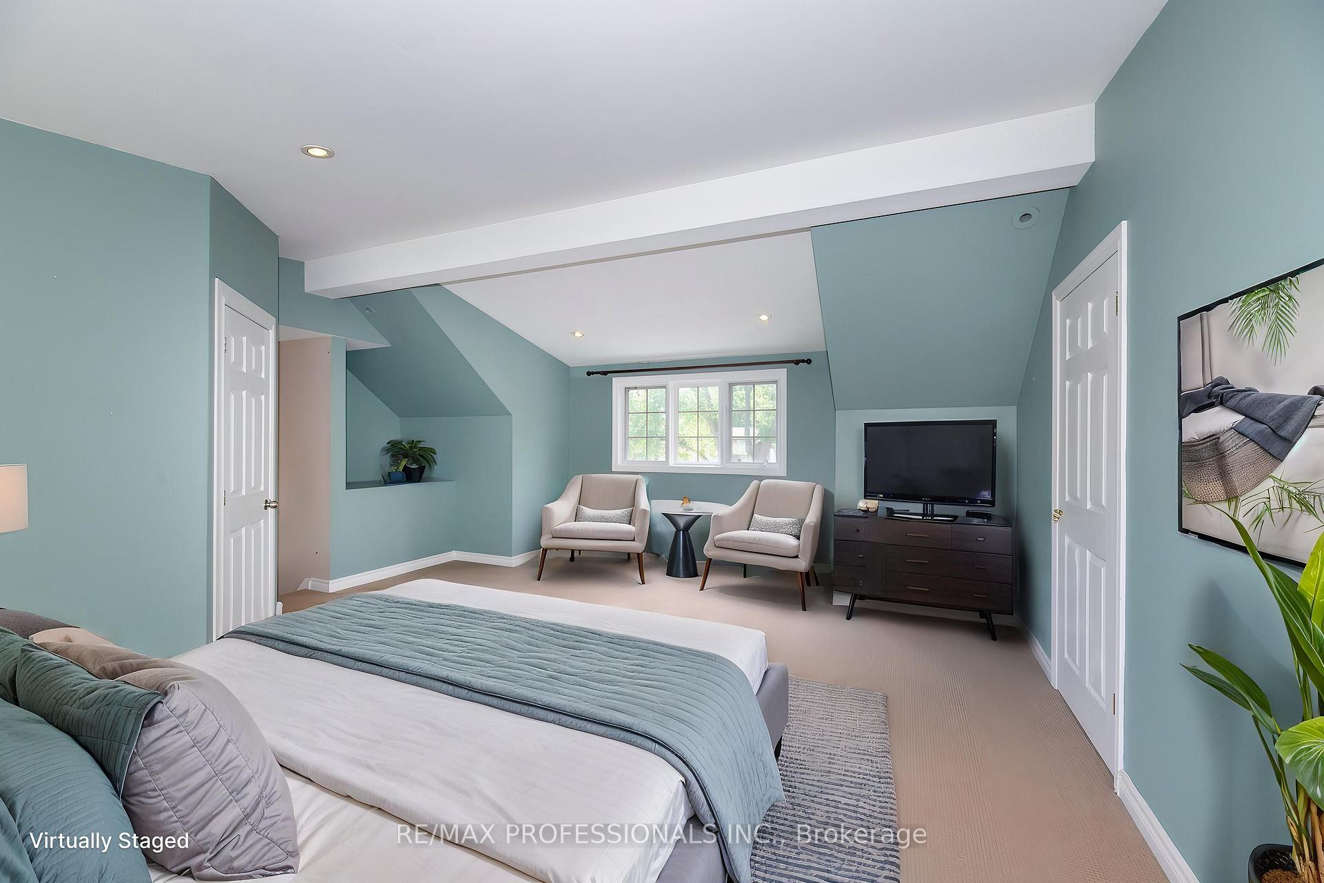 Photo 17 of 61 Grenview Boulevard N, Etobicoke, Kingsway South — HOMEH