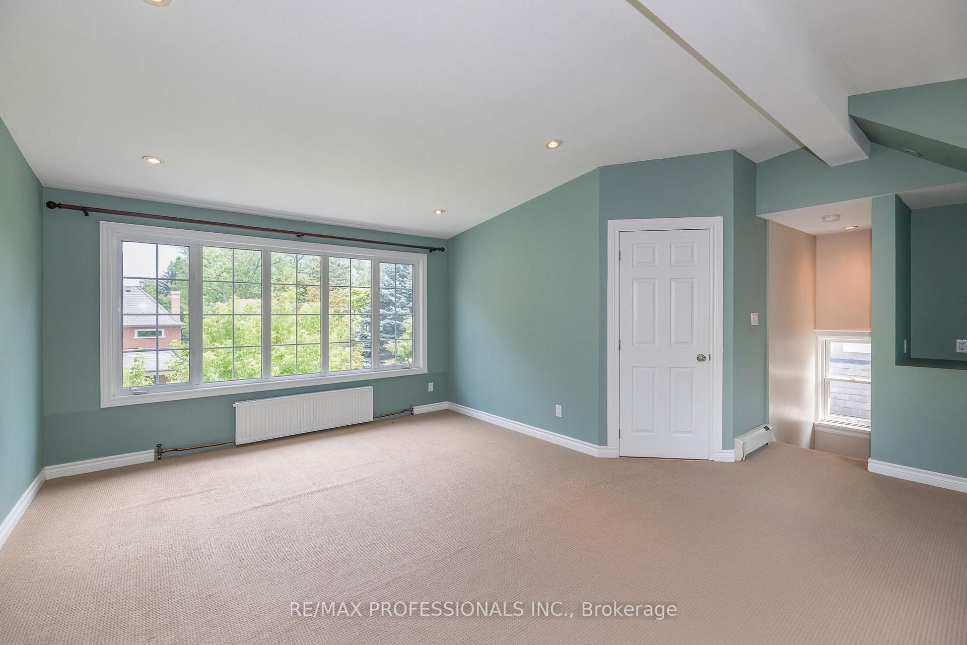 Photo 18 of 61 Grenview Boulevard N, Etobicoke, Kingsway South — HOMEH
