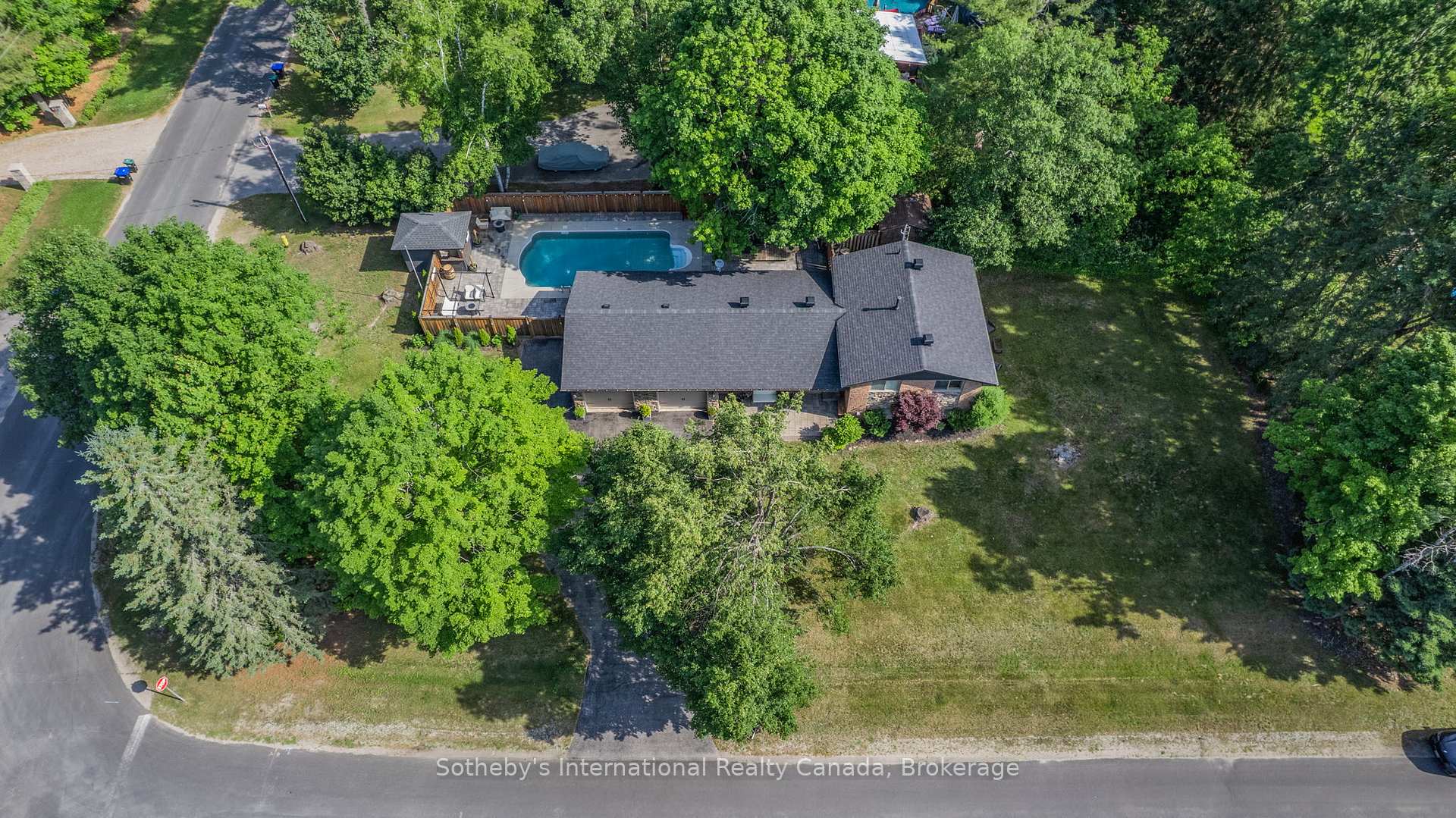 Photo 33 of 4 Peacher Street, Springwater, Anten Mills — HOMEH
