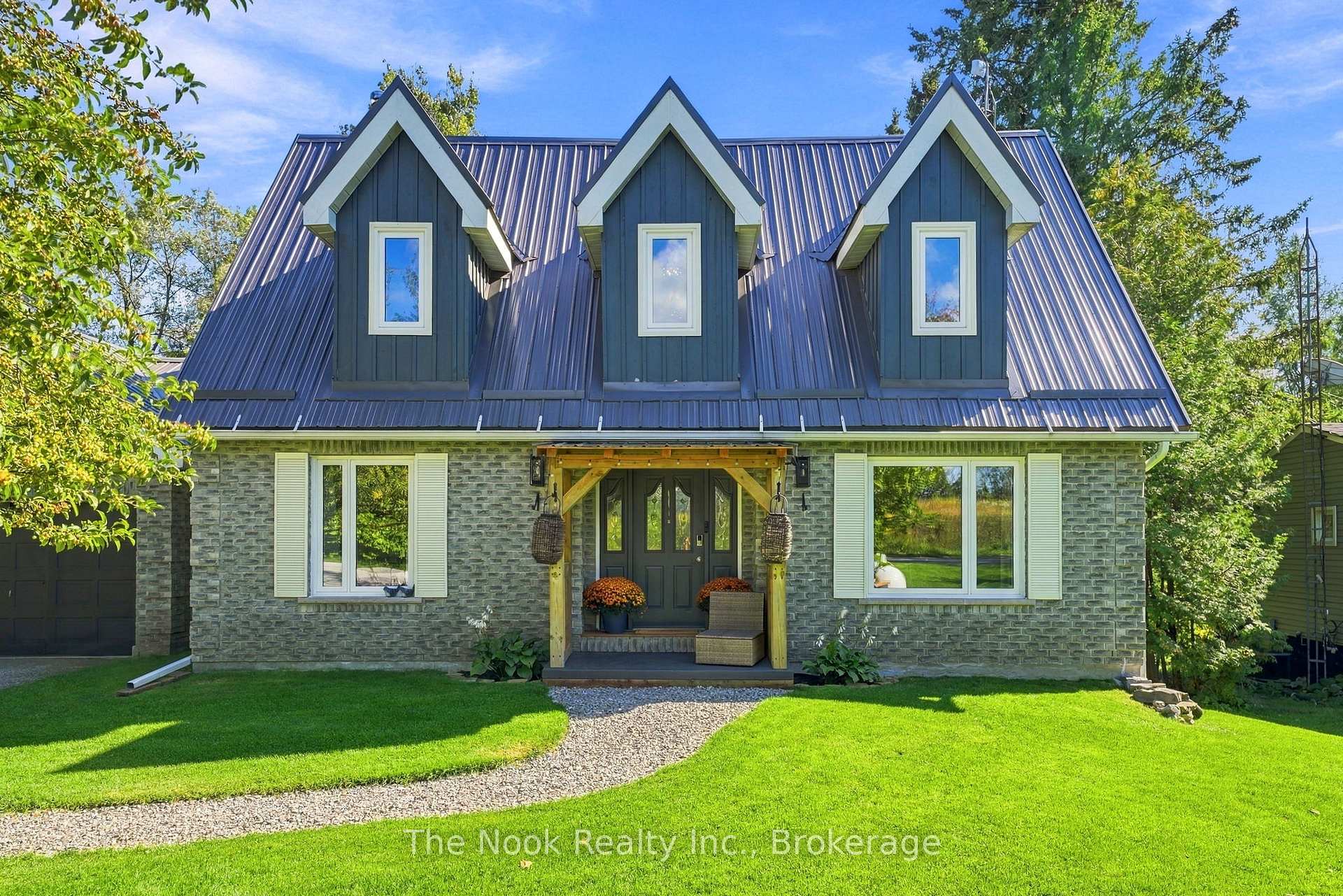Photo 4 of 19 Mustard Street, Uxbridge, Rural Uxbridge — HOMEH